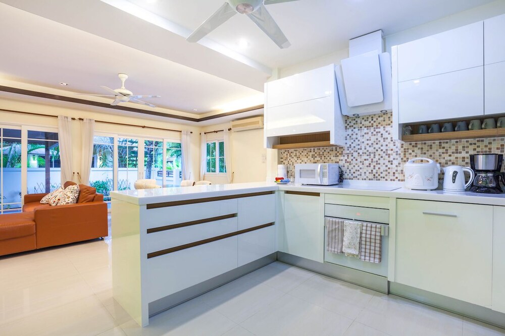 Golden Ville Pool Villa