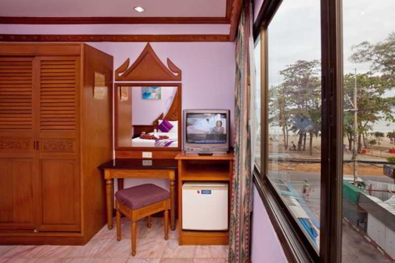 Grand Blue Hotel
