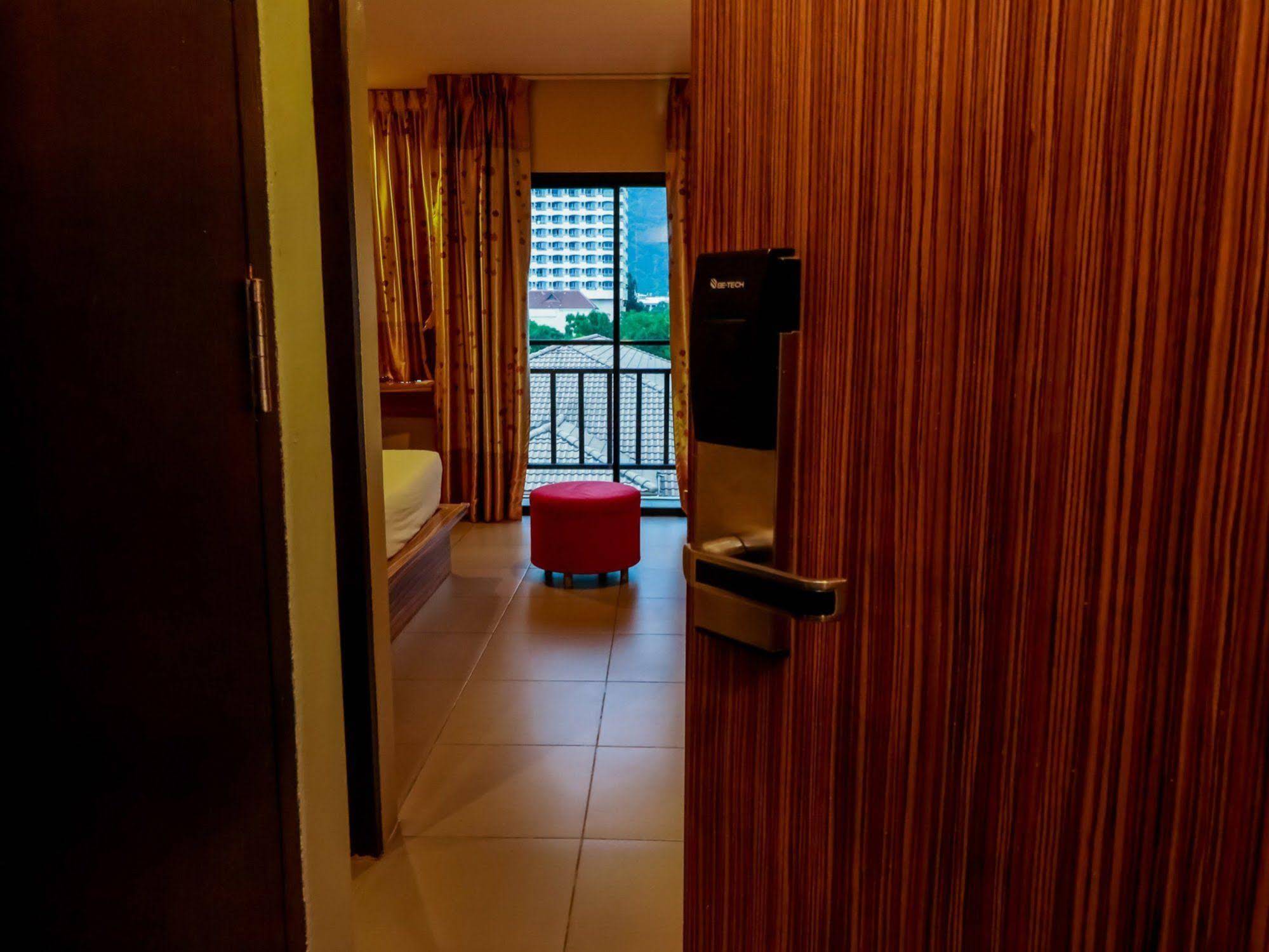 GU Hotel by NIDA Rooms
