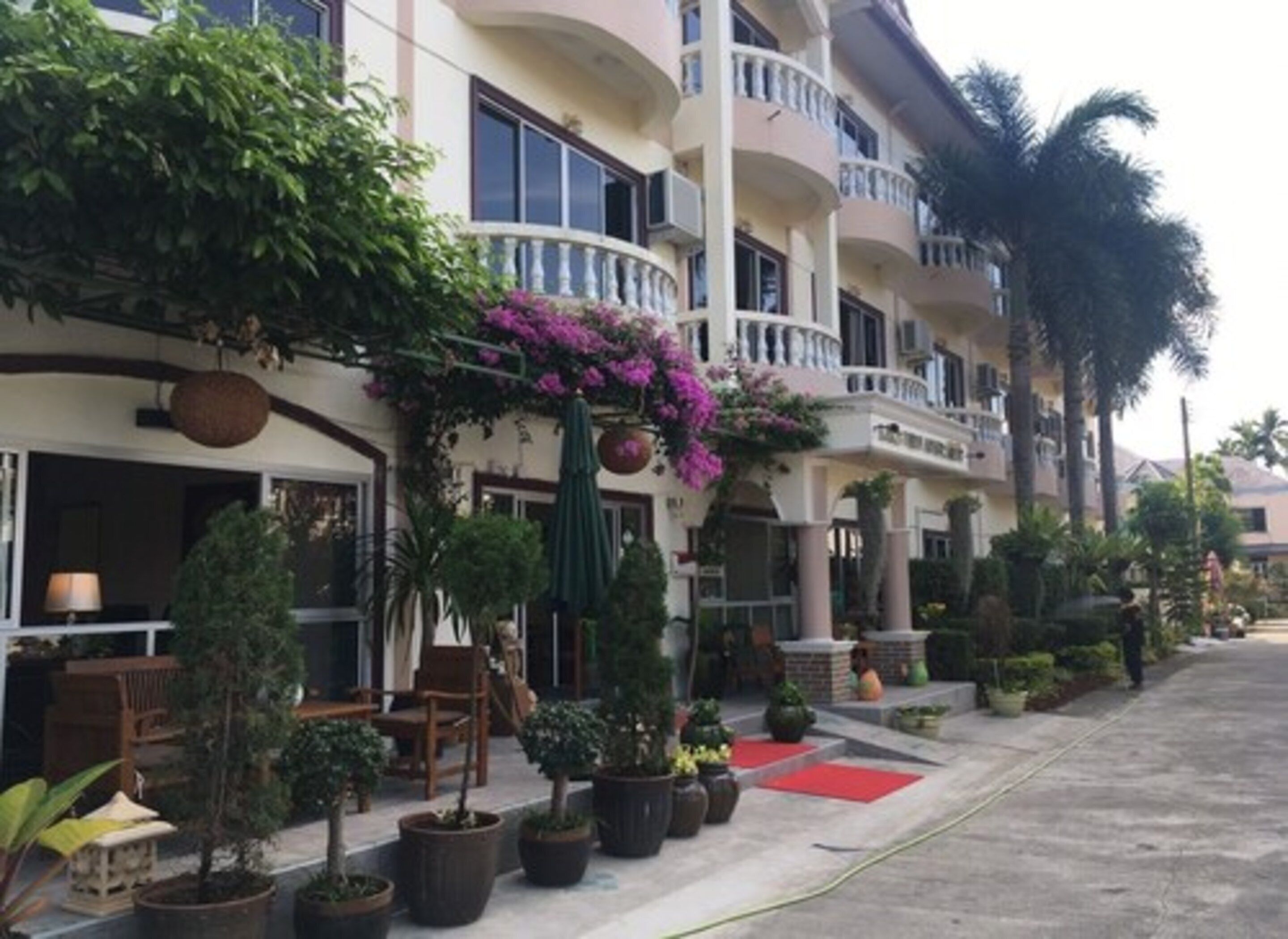 Lake View Apartment