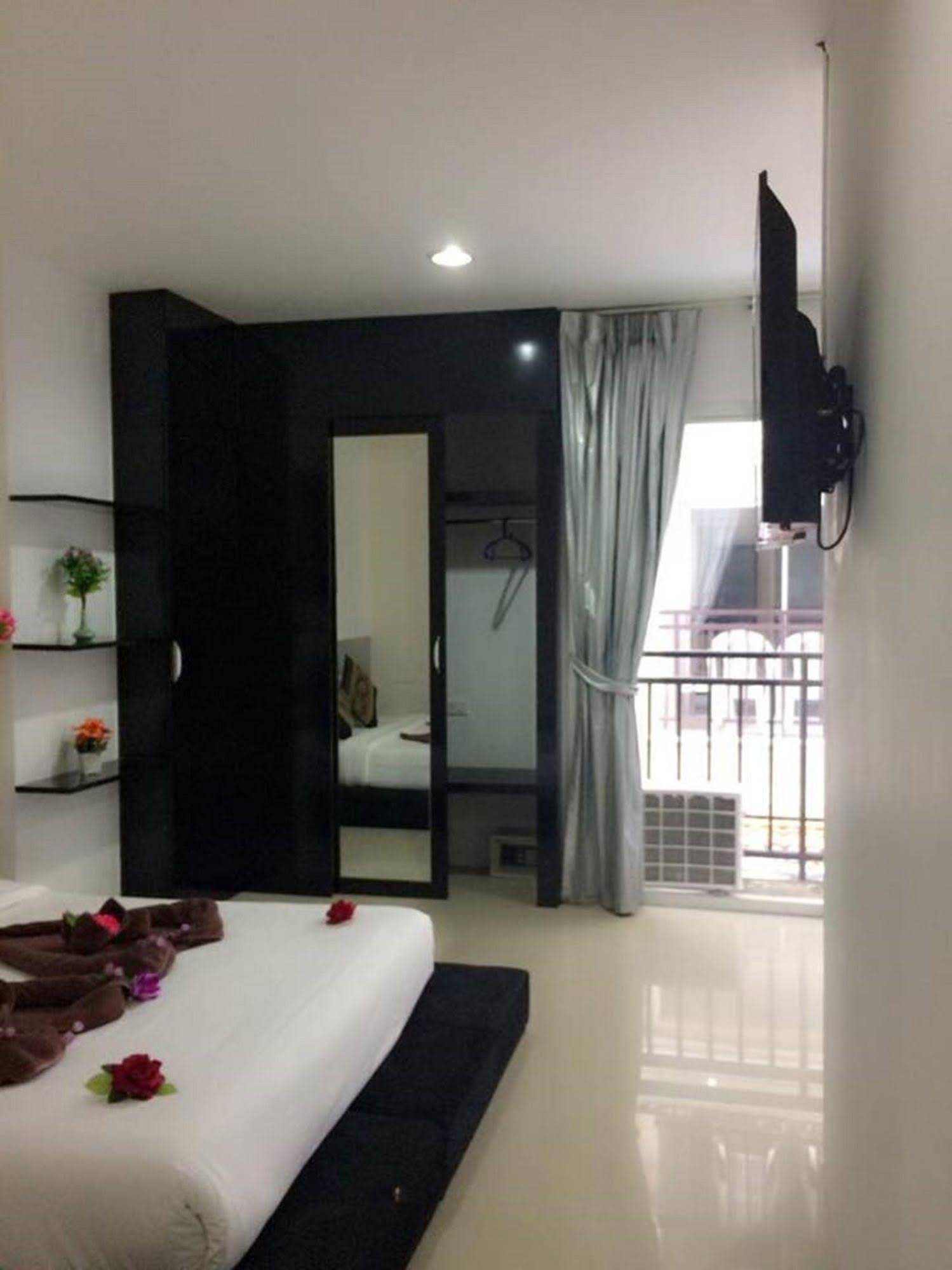 Five Loaves Beds Patong