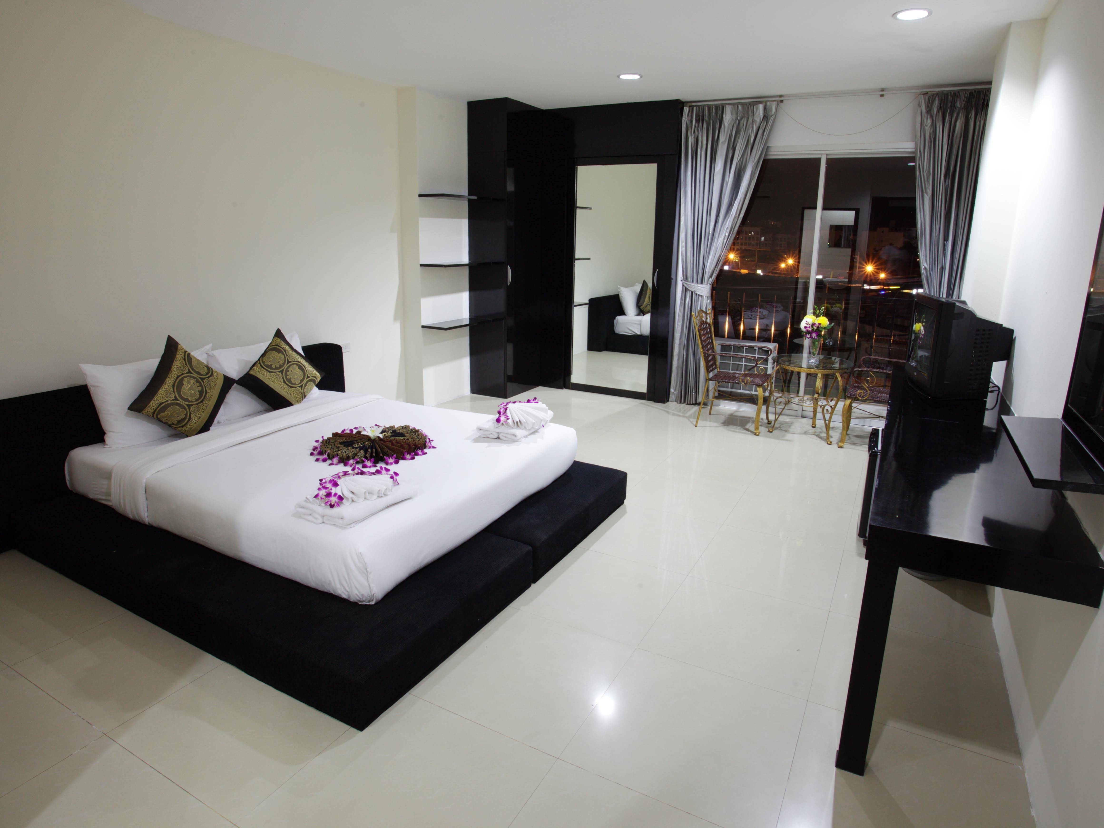 Five Loaves Beds Patong