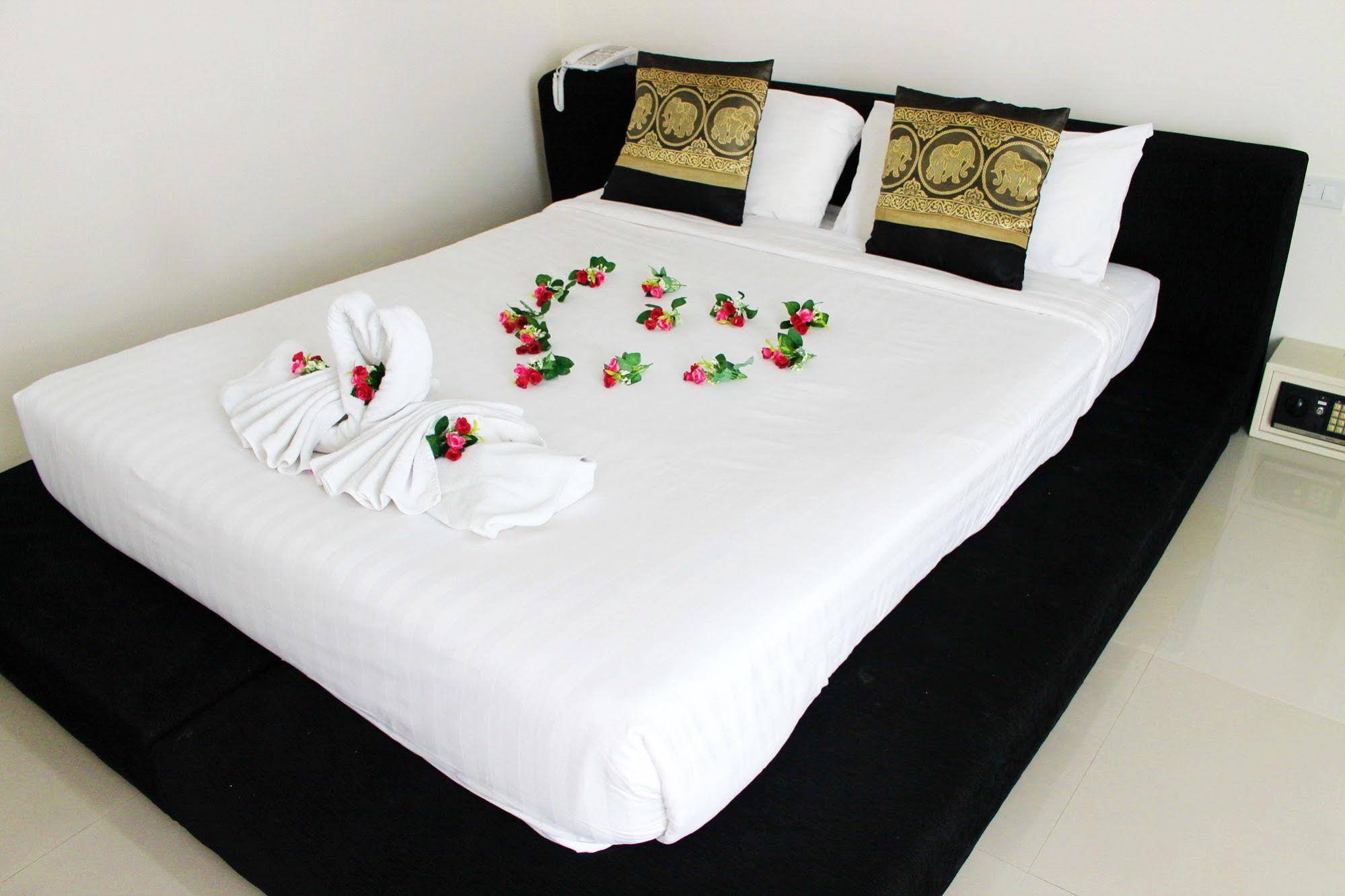 Five Loaves Beds Patong