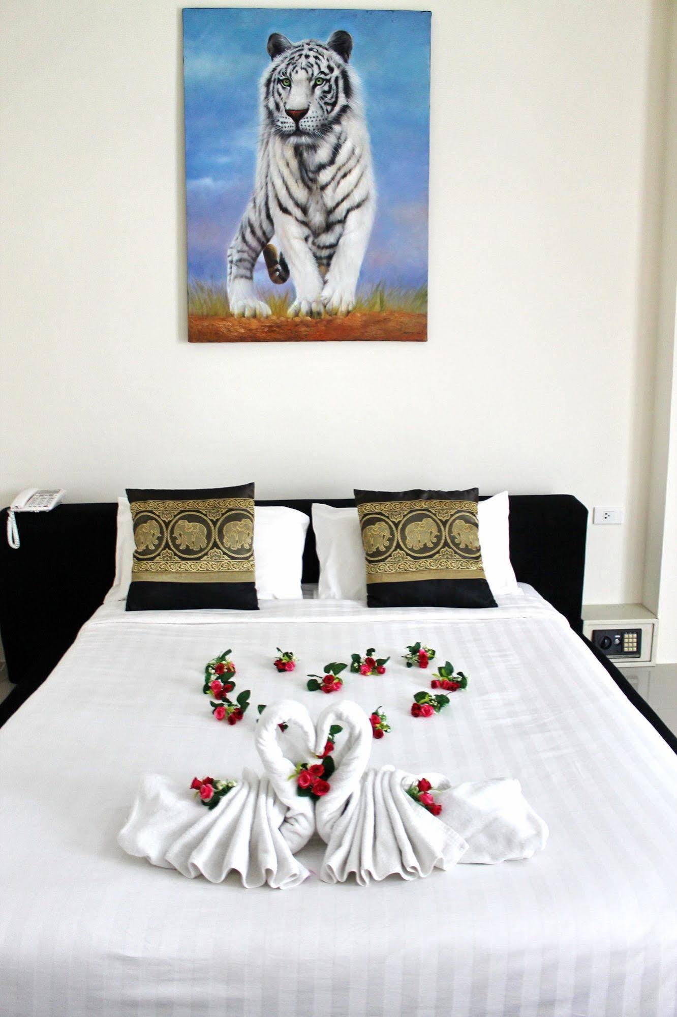 Five Loaves Beds Patong