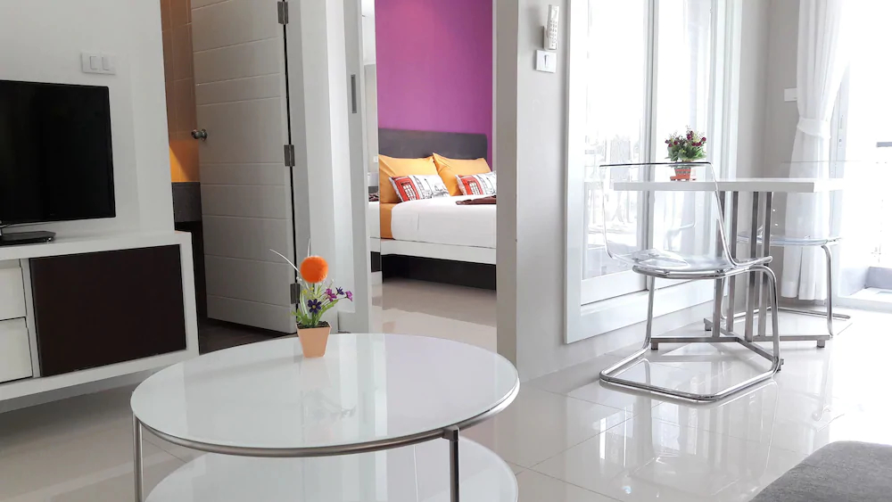 The Scene Condo By The Rich
