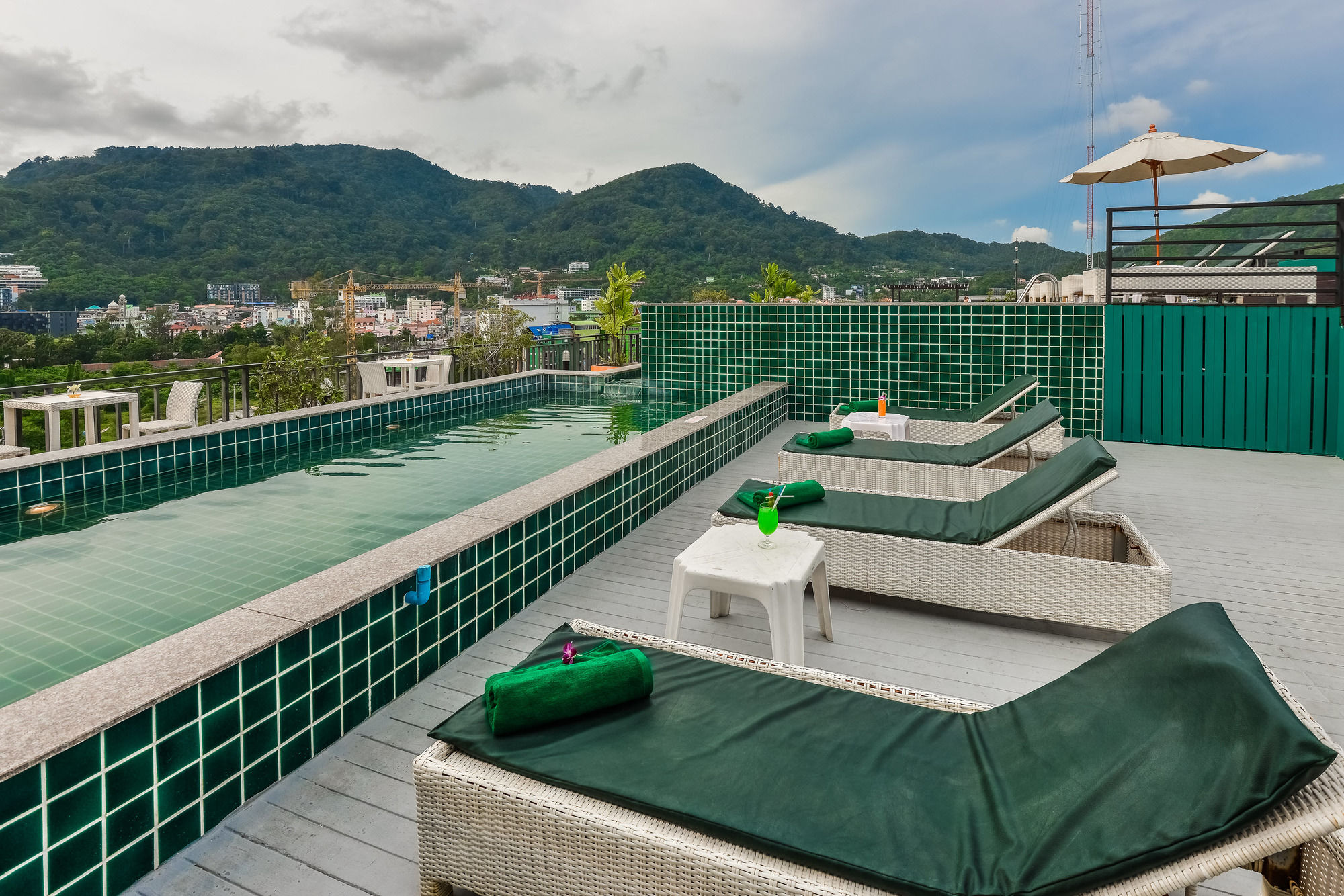 Zephyr Grand Hotel