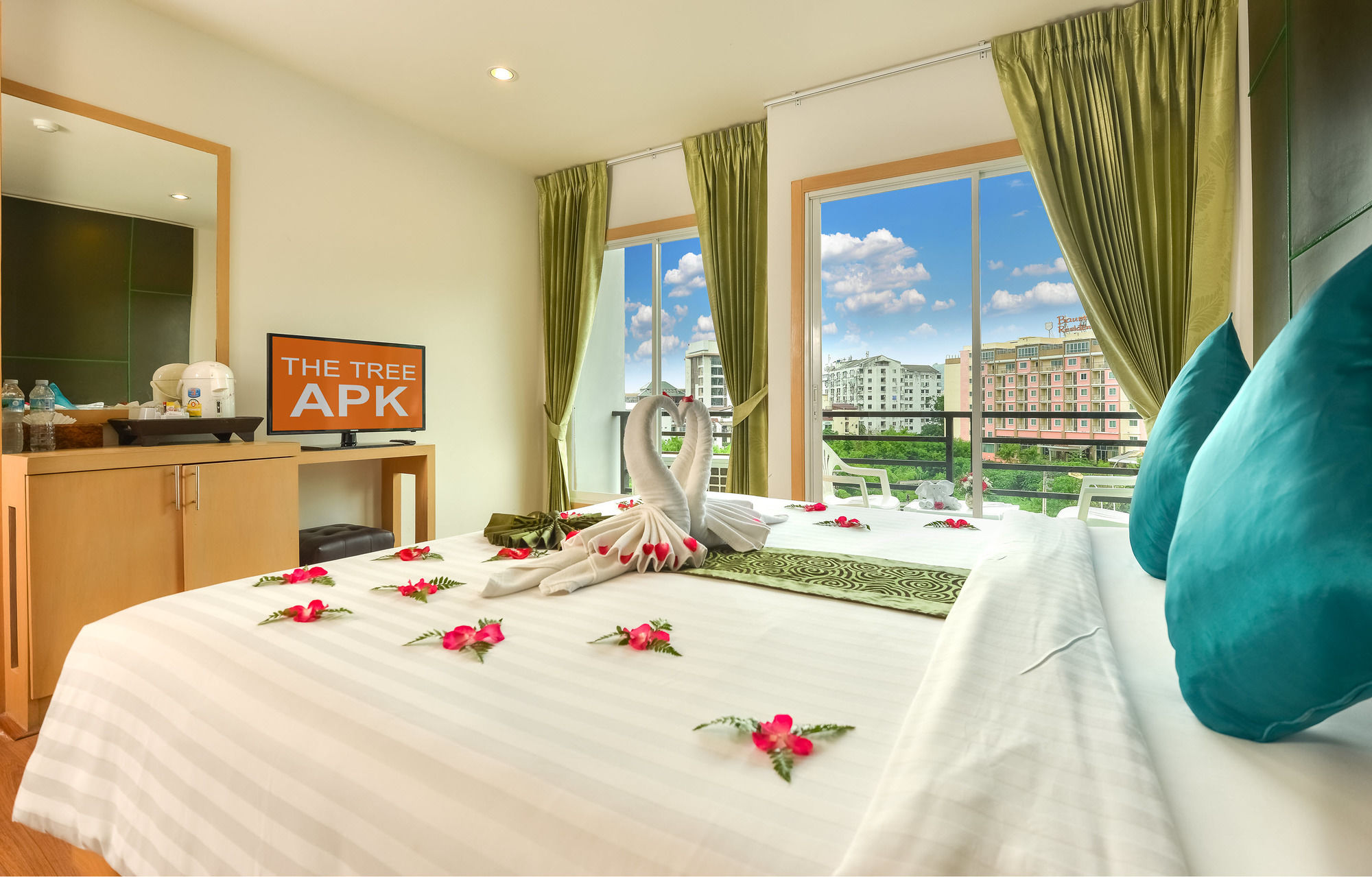 Zephyr Grand Hotel