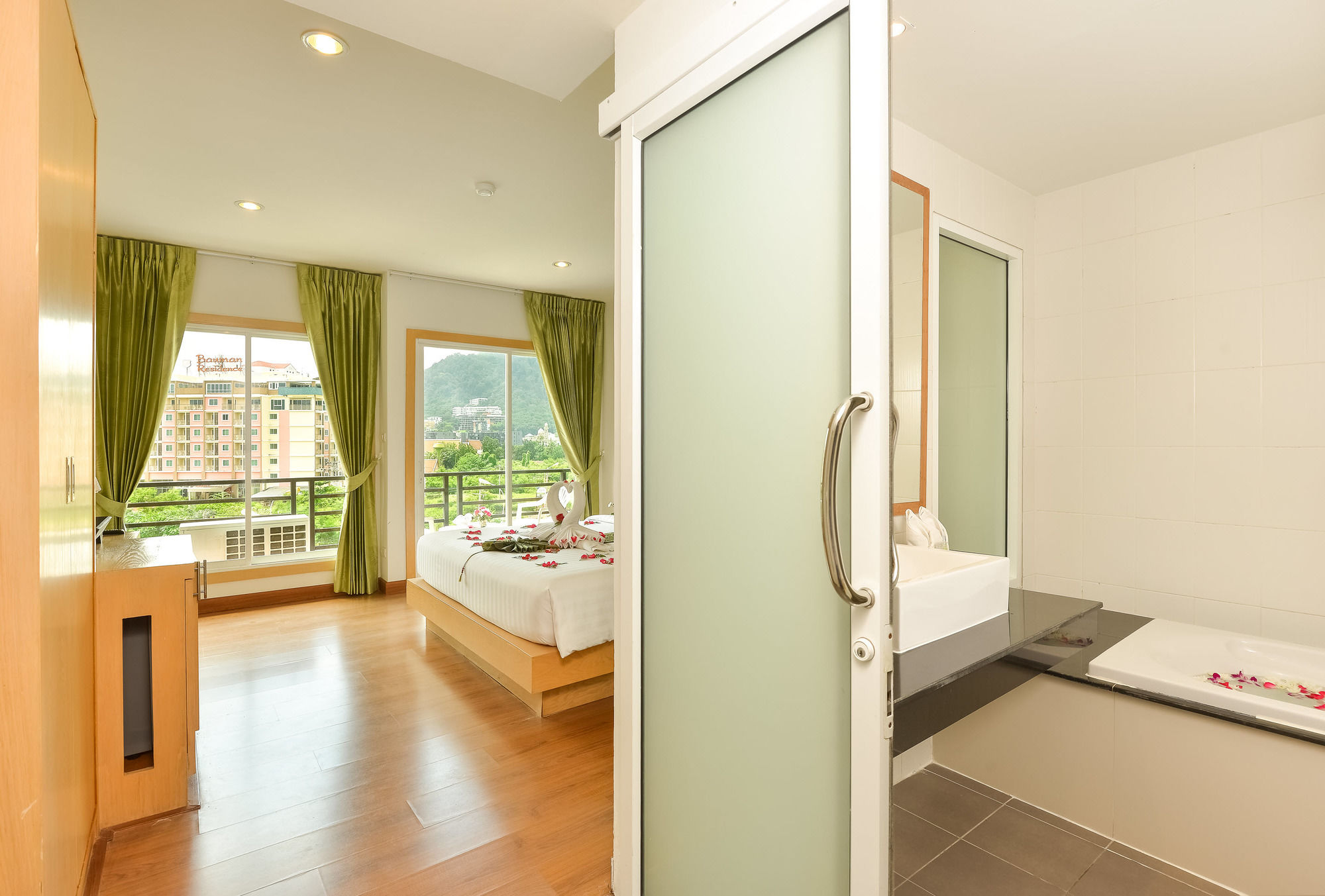 Zephyr Grand Hotel