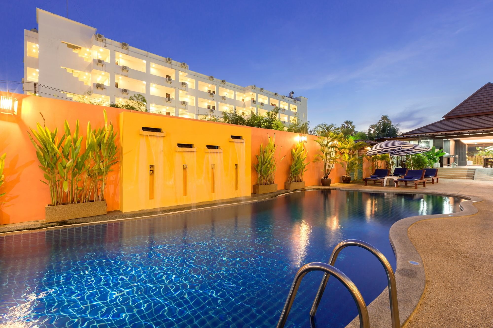 Kata Silver Sand Hotel