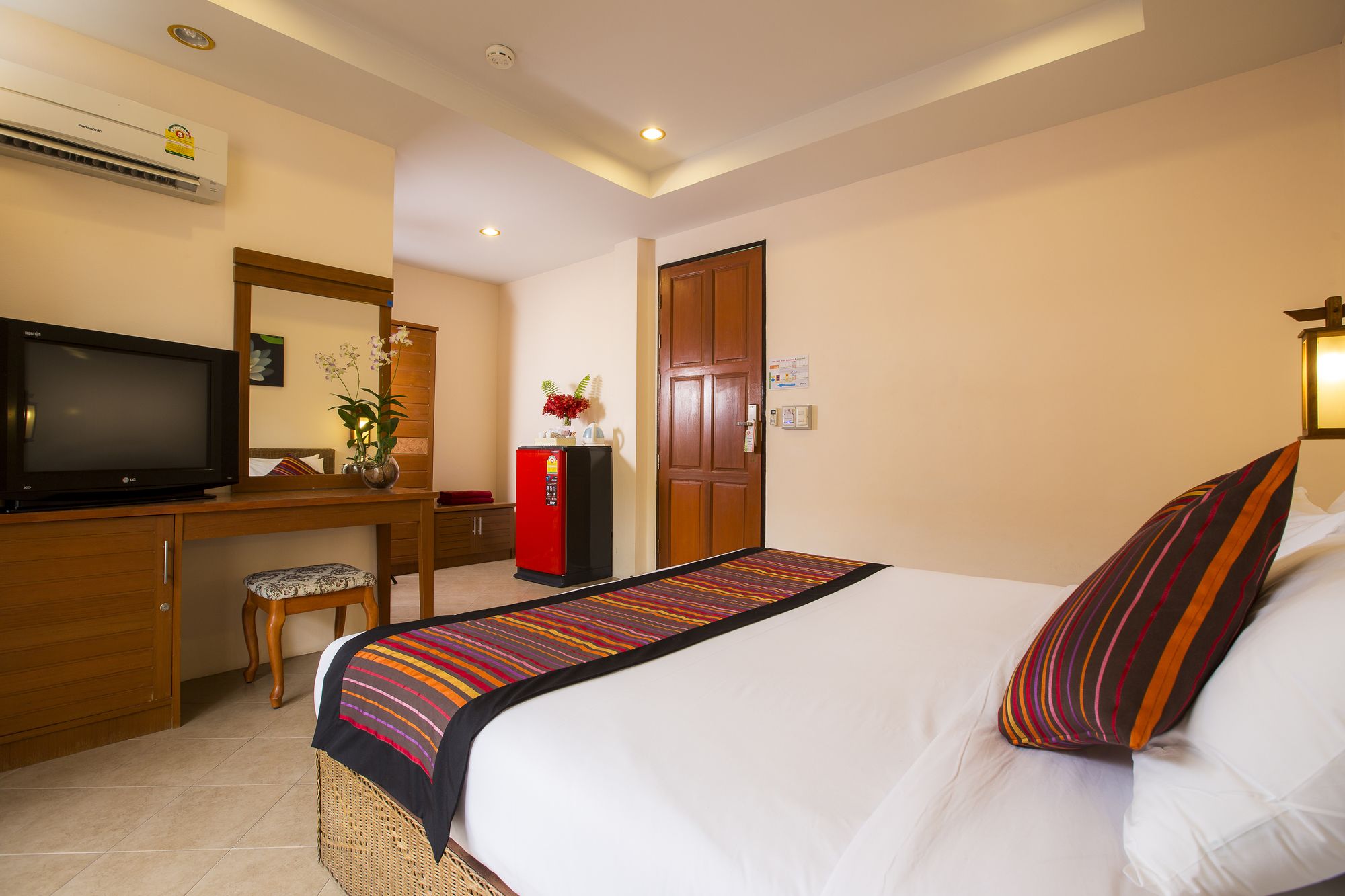 Kata Silver Sand Hotel