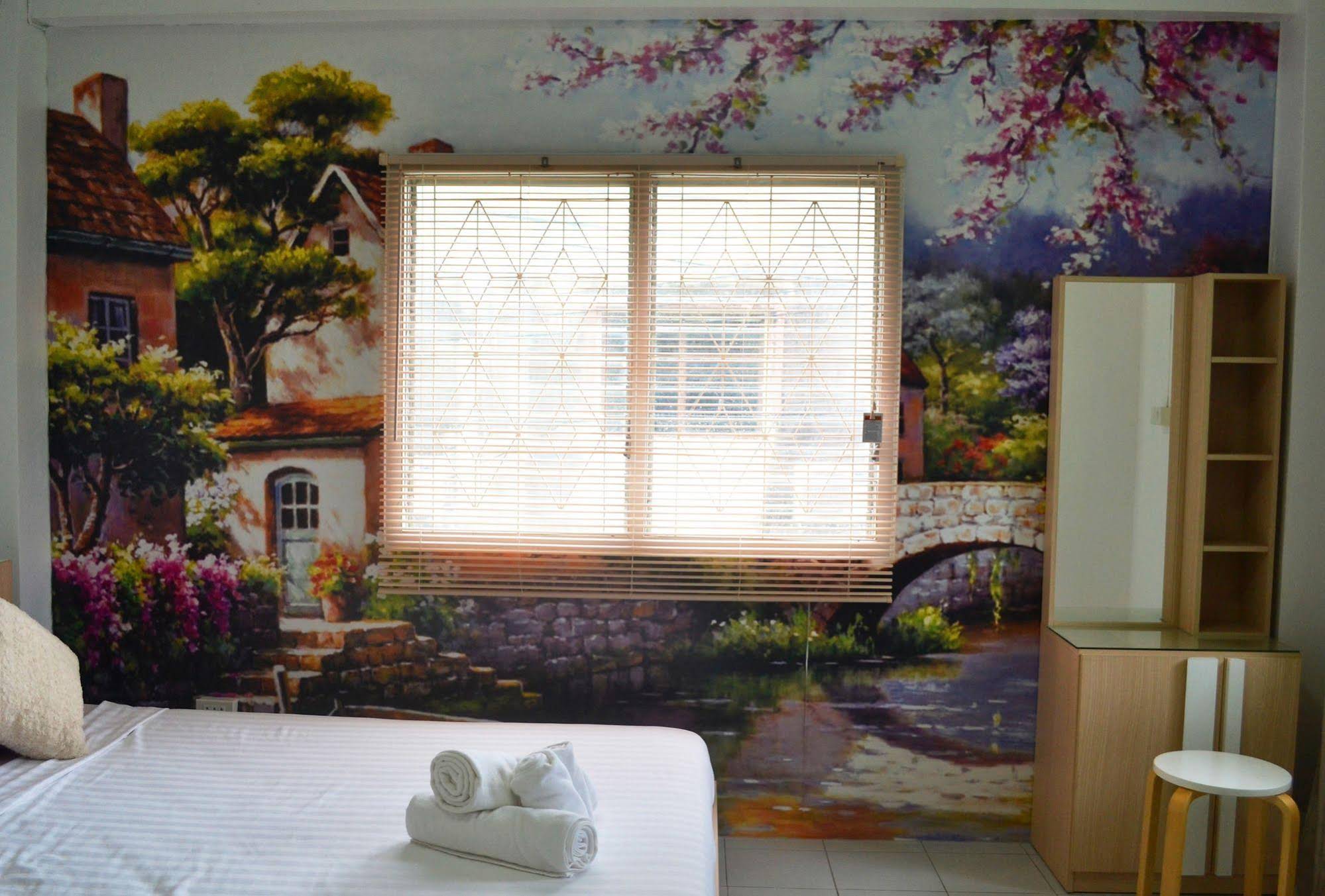 Phuket Art - Chalong