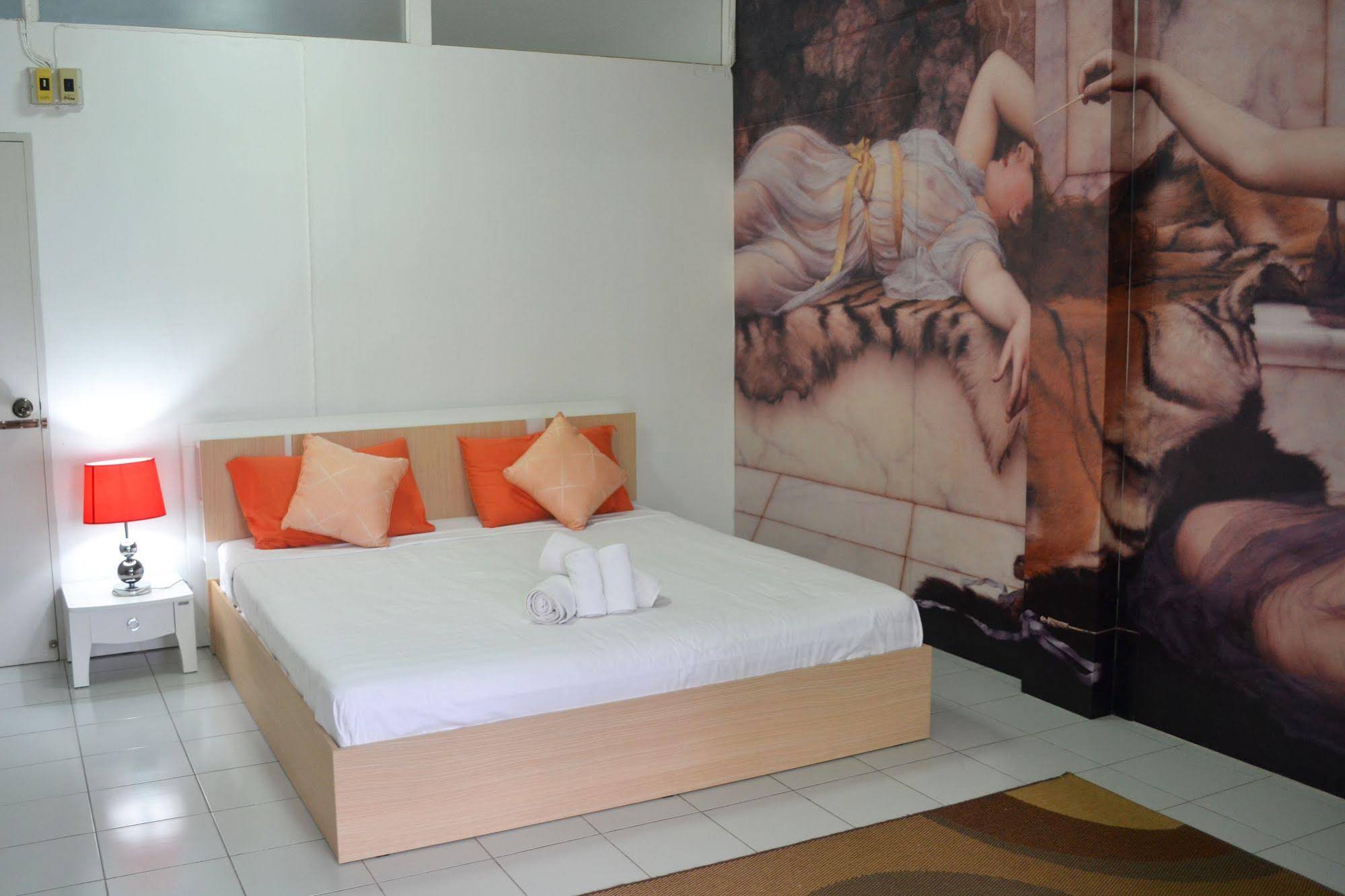 Phuket Art - Chalong