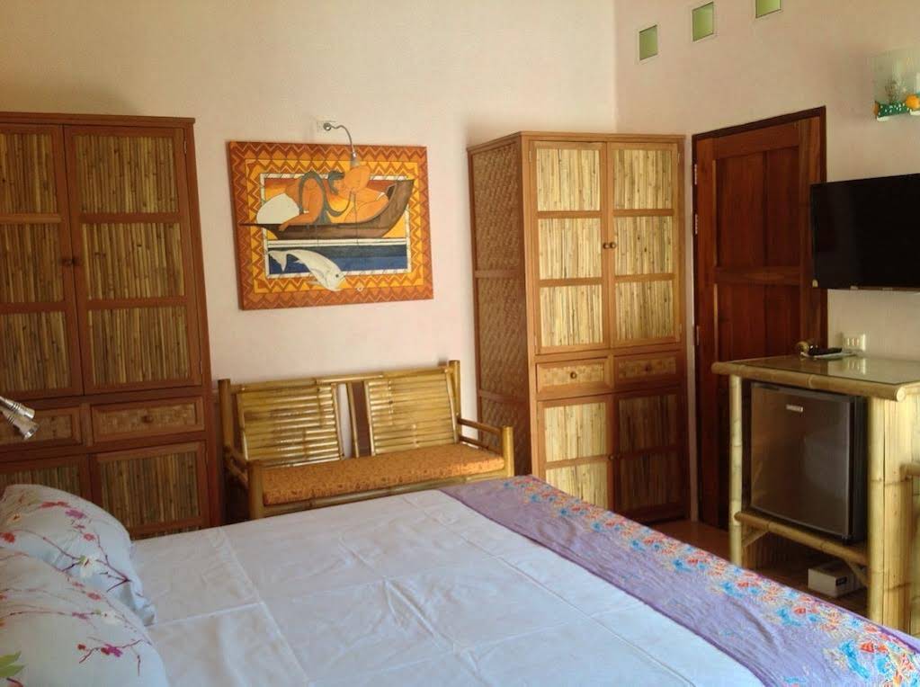 Aree's Lagoon House