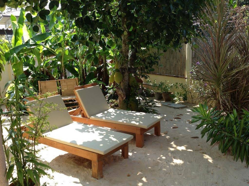 Aree's Lagoon House