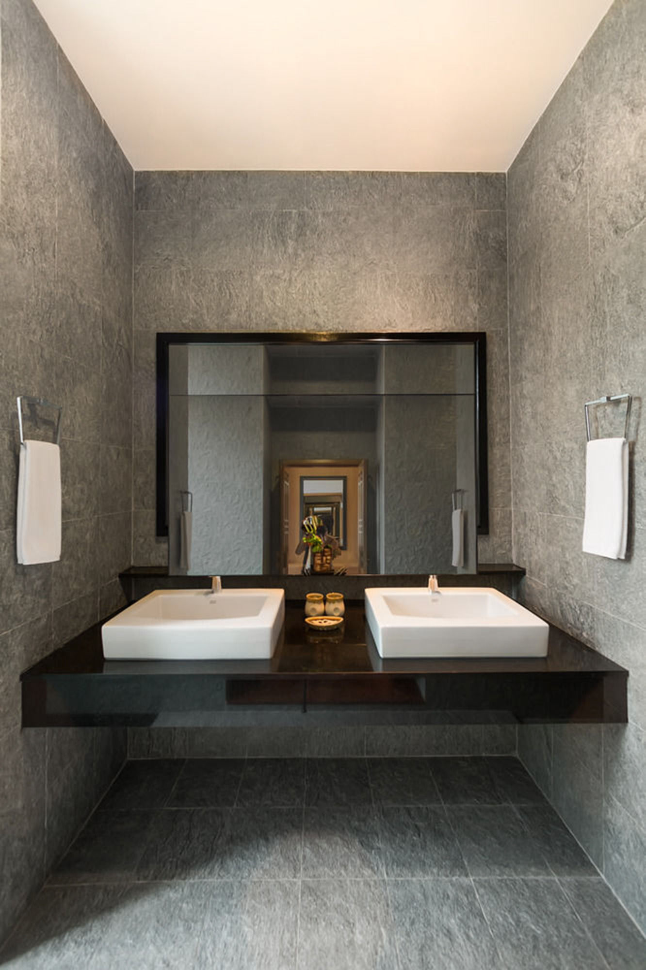 Baan Bua Estate by Tropiclook