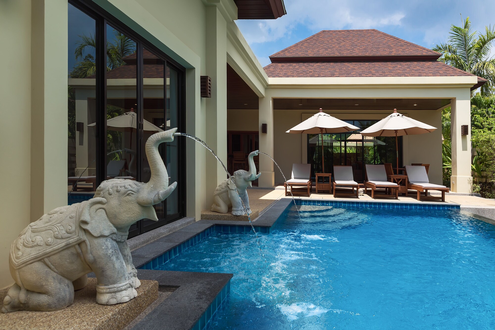 Baan Bua Estate by Tropiclook