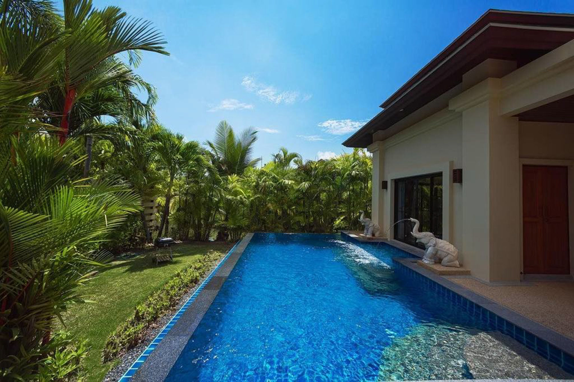 Baan Bua Estate by Tropiclook