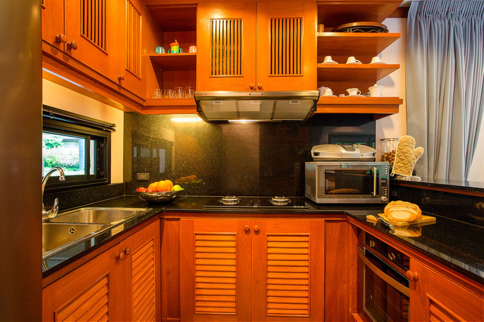 Baan Bua Estate by Tropiclook