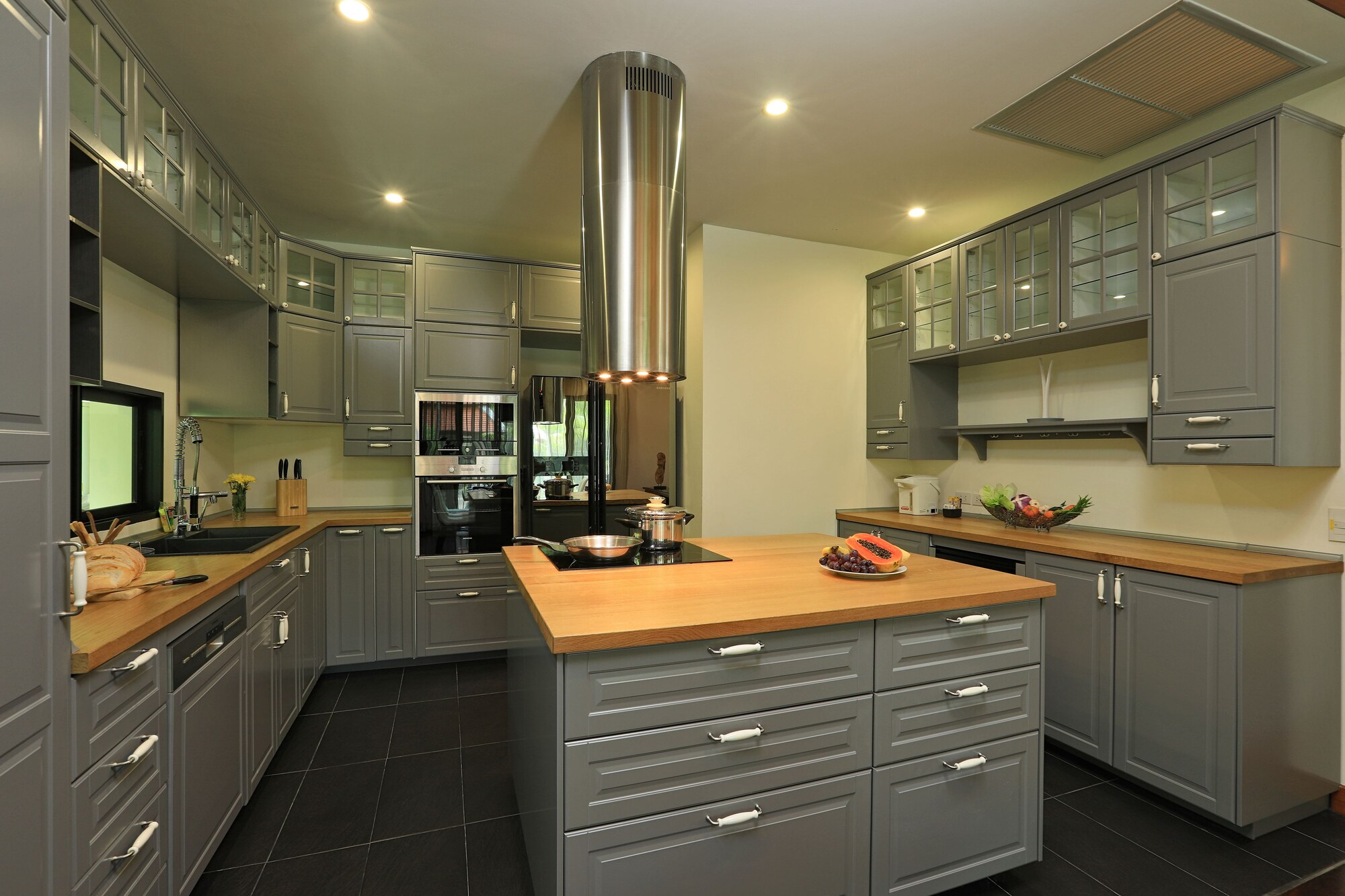 Baan Bua Estate by Tropiclook