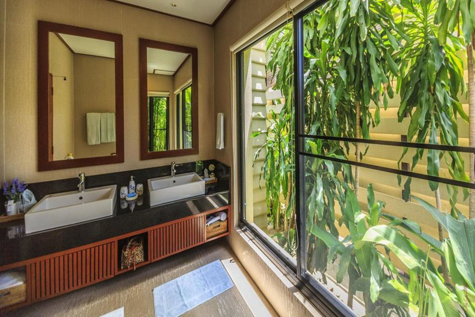 Baan Bua Estate by Tropiclook