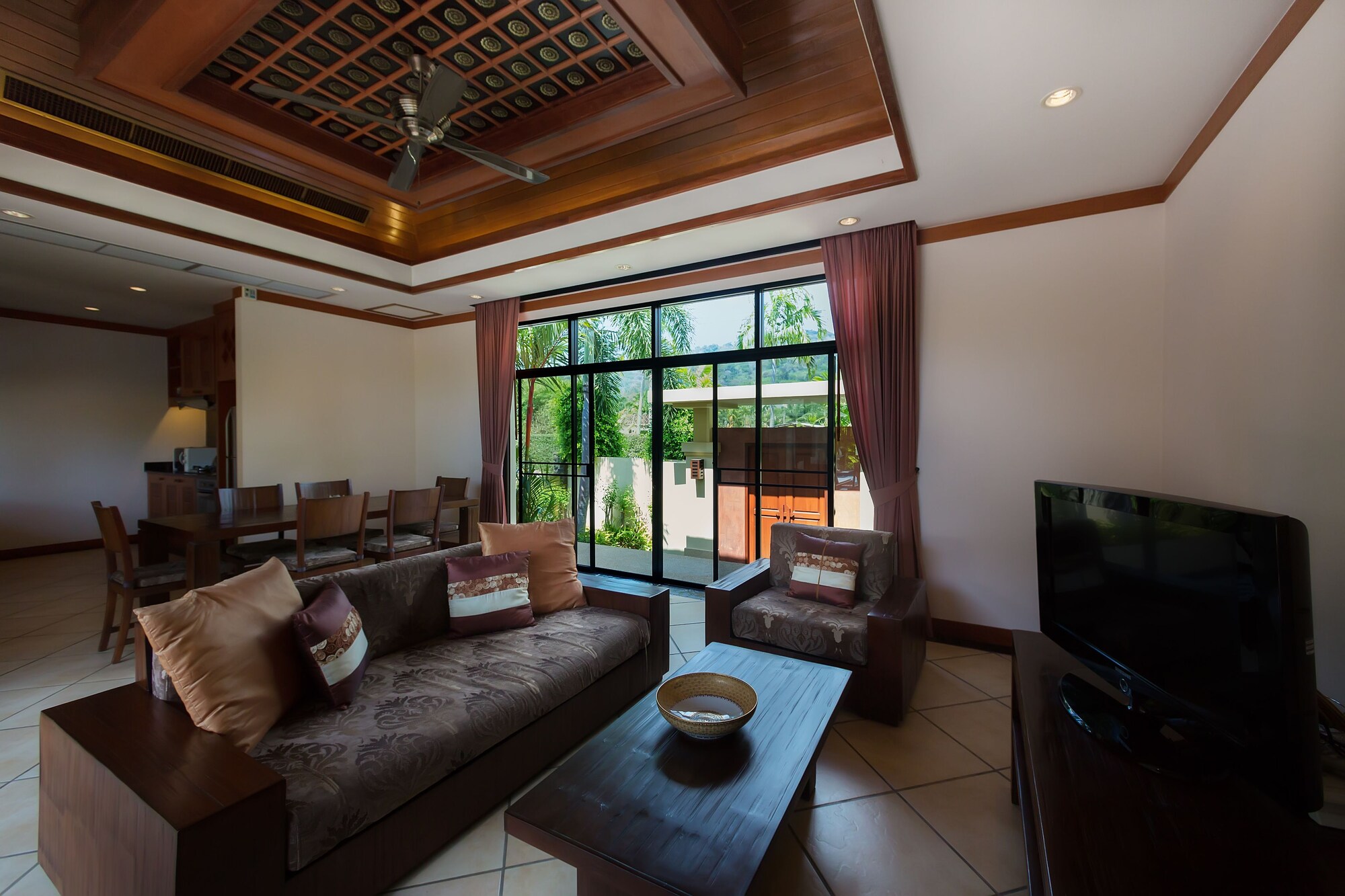 Baan Bua Estate by Tropiclook