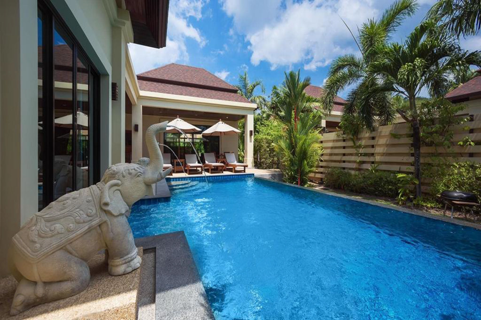 Baan Bua Estate by Tropiclook