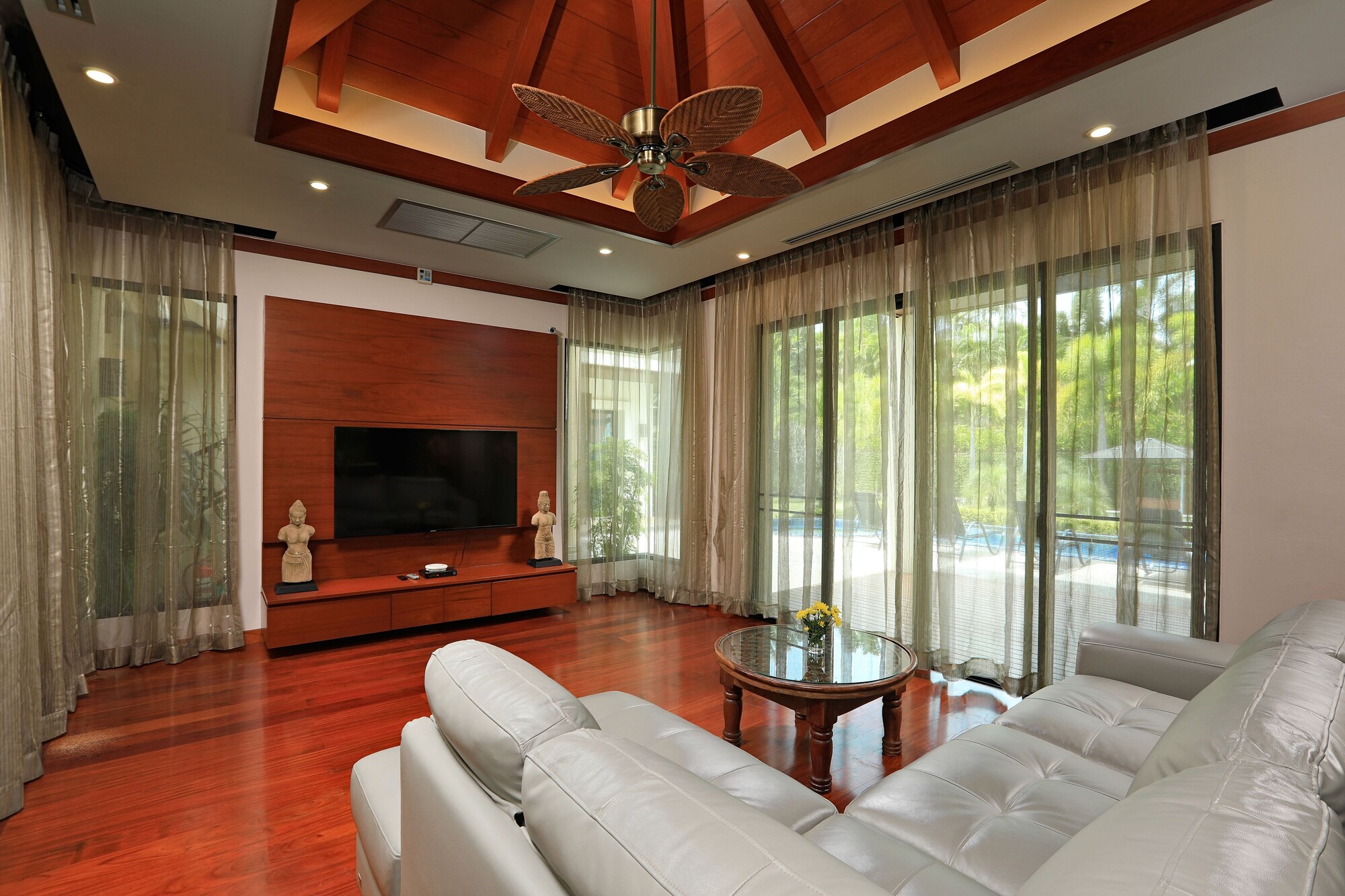 Baan Bua Estate by Tropiclook