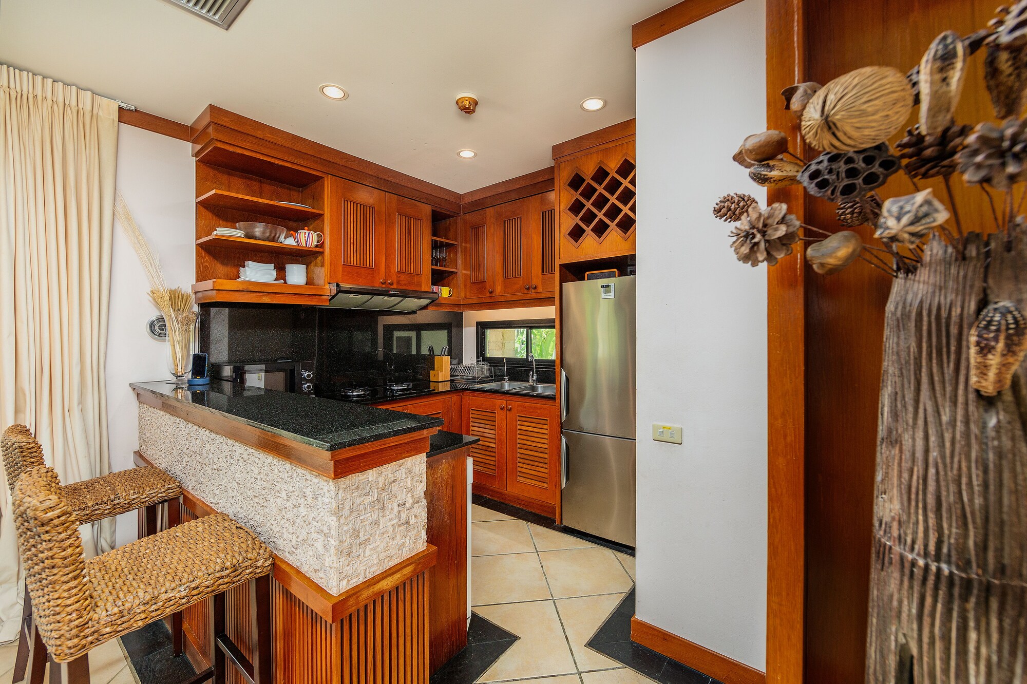 Baan Bua Estate by Tropiclook