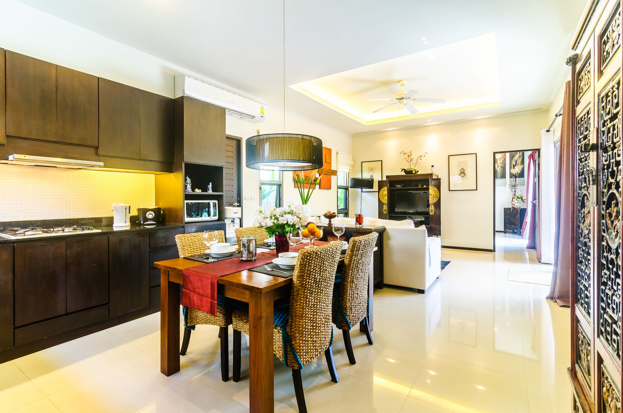Niche Villas by TropicLook
