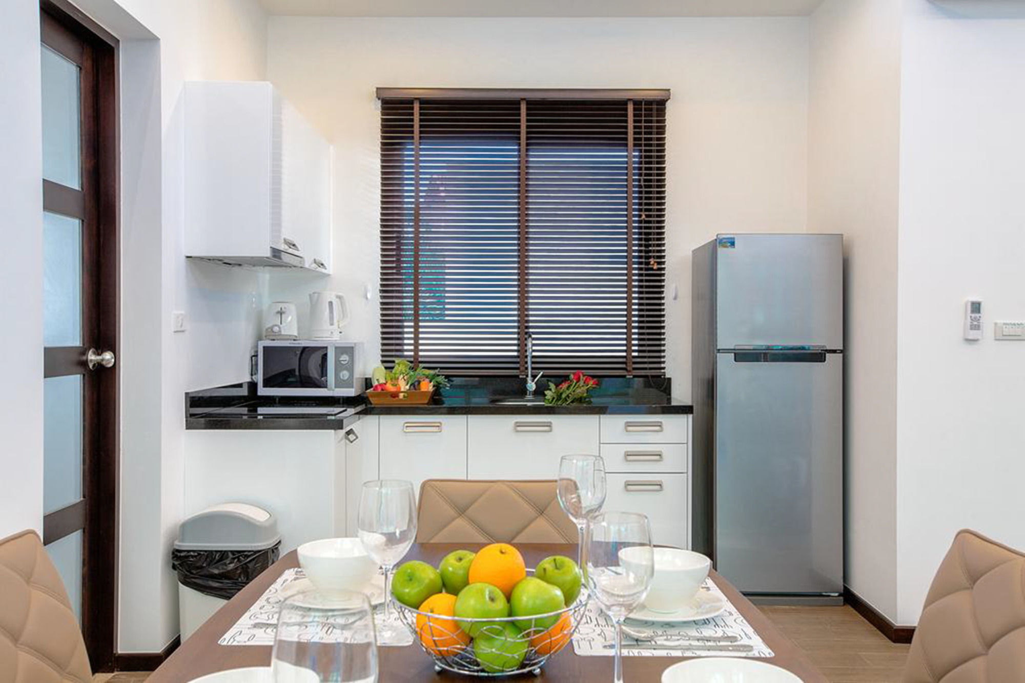 Shanti Estate by Tropiclook