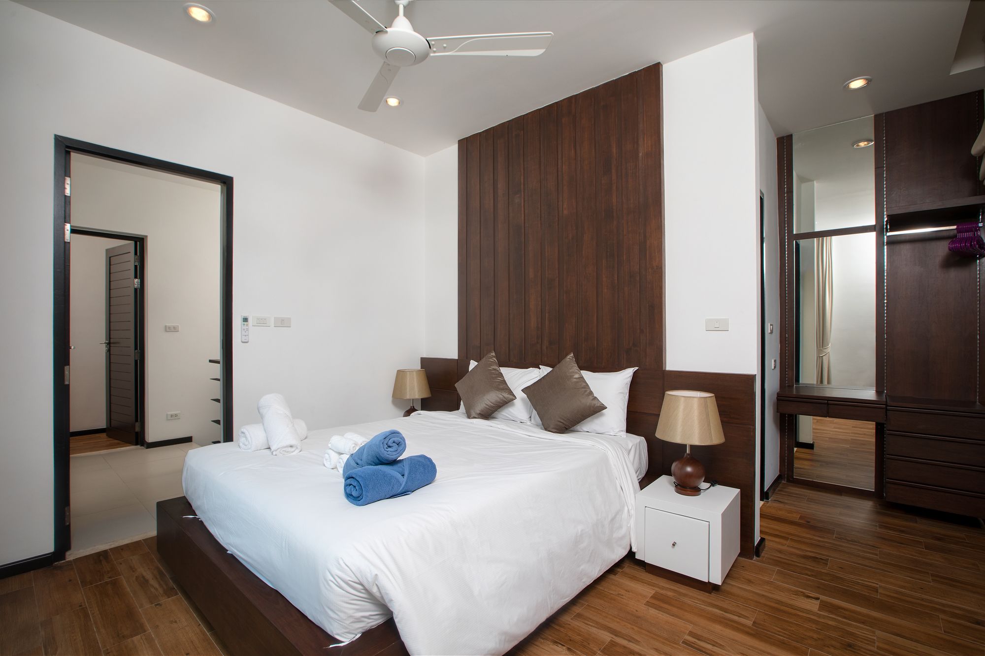 Shanti Estate by Tropiclook