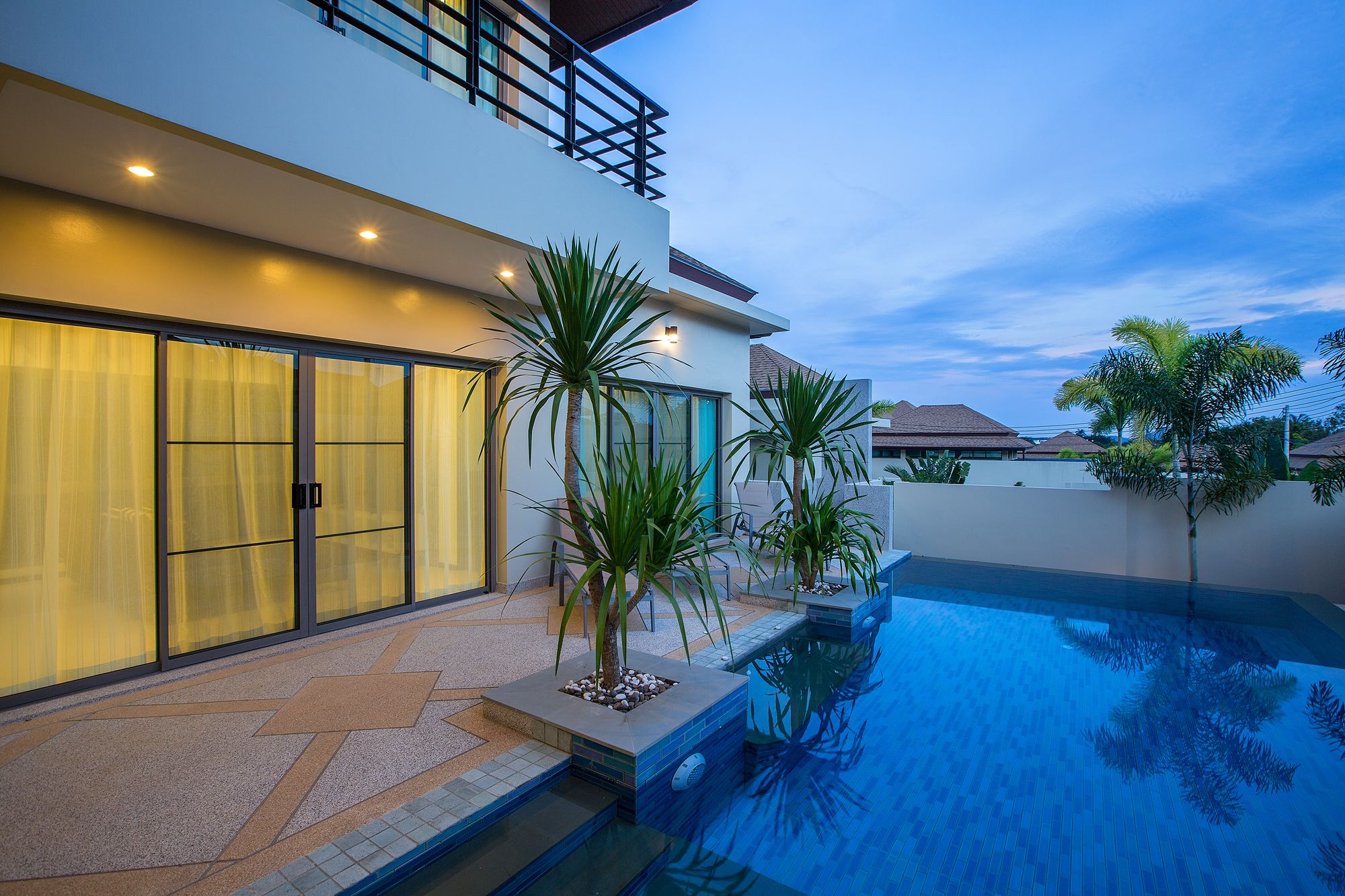 Shanti Estate by Tropiclook