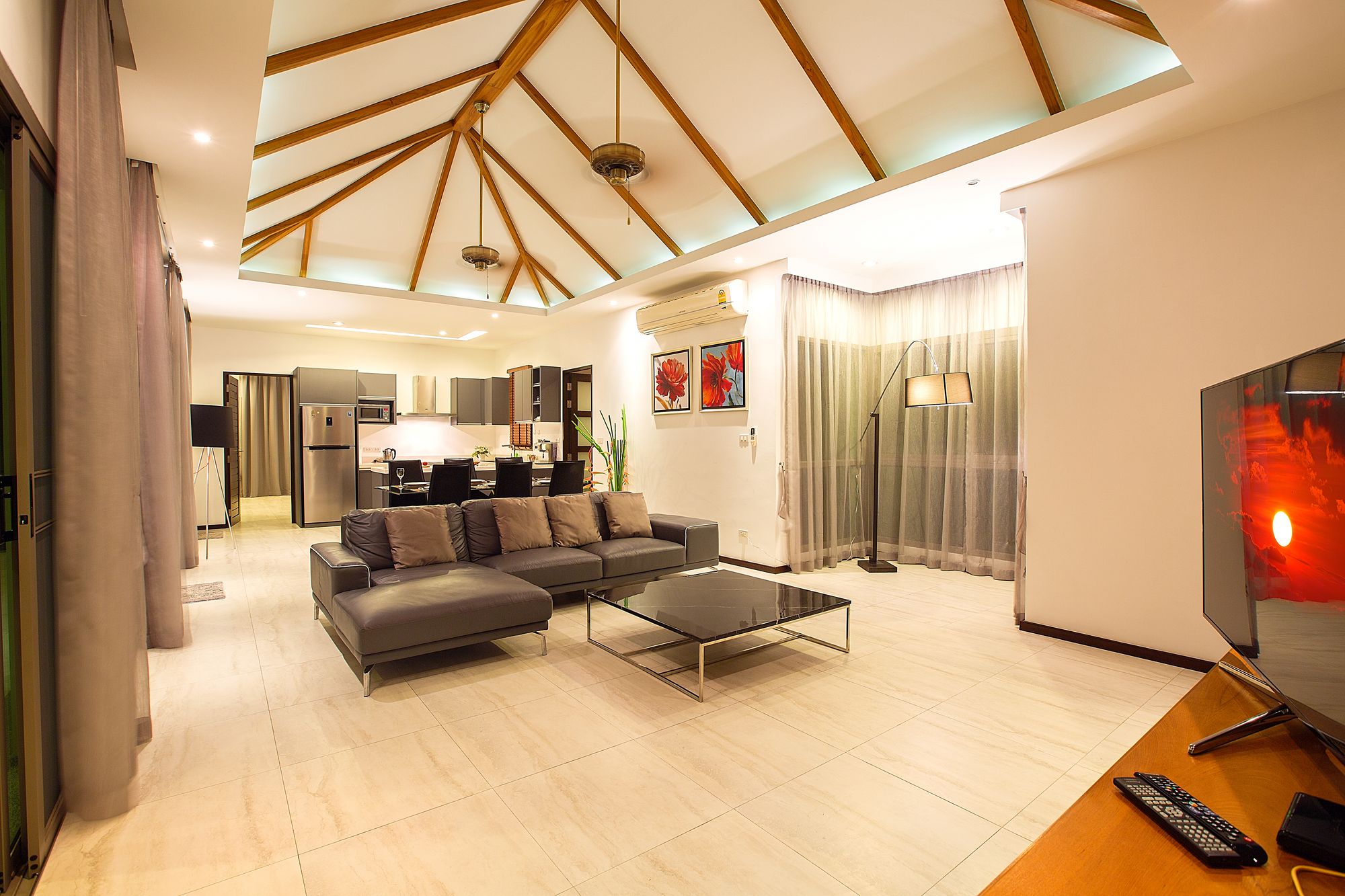 Shanti Estate by Tropiclook