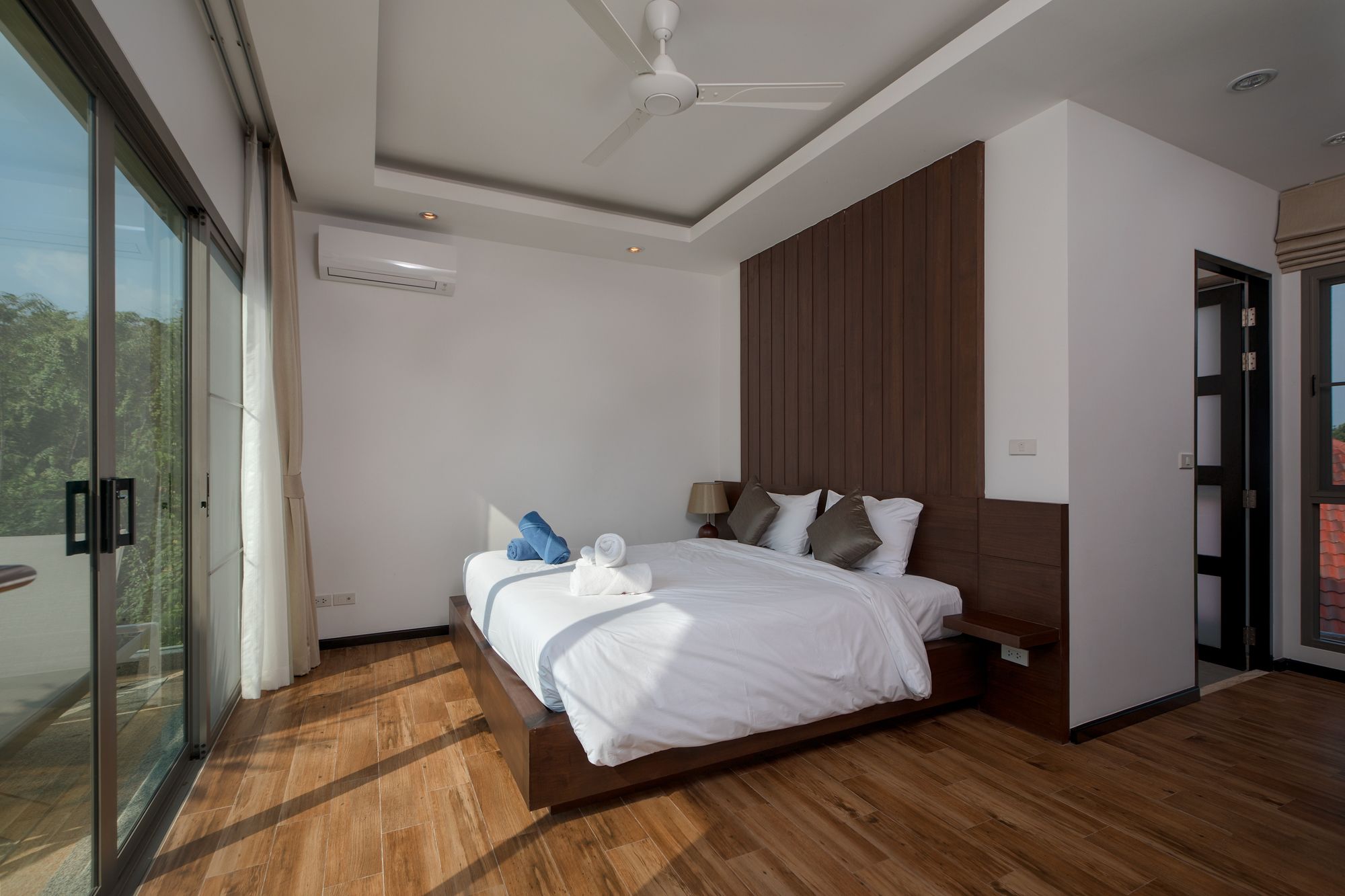 Shanti Estate by Tropiclook