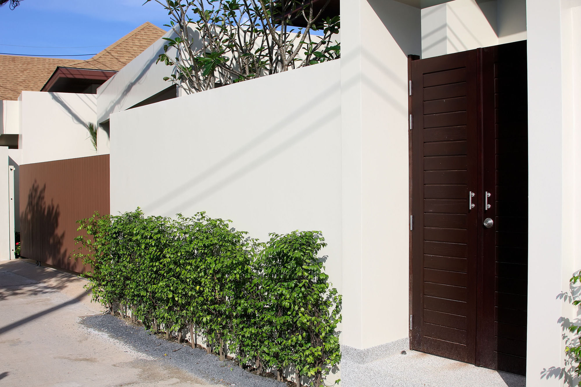 Shanti Estate by Tropiclook