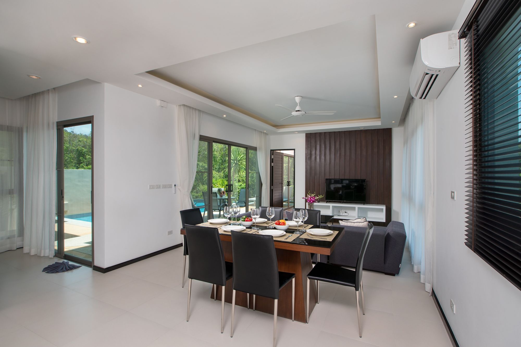 Shanti Estate by Tropiclook