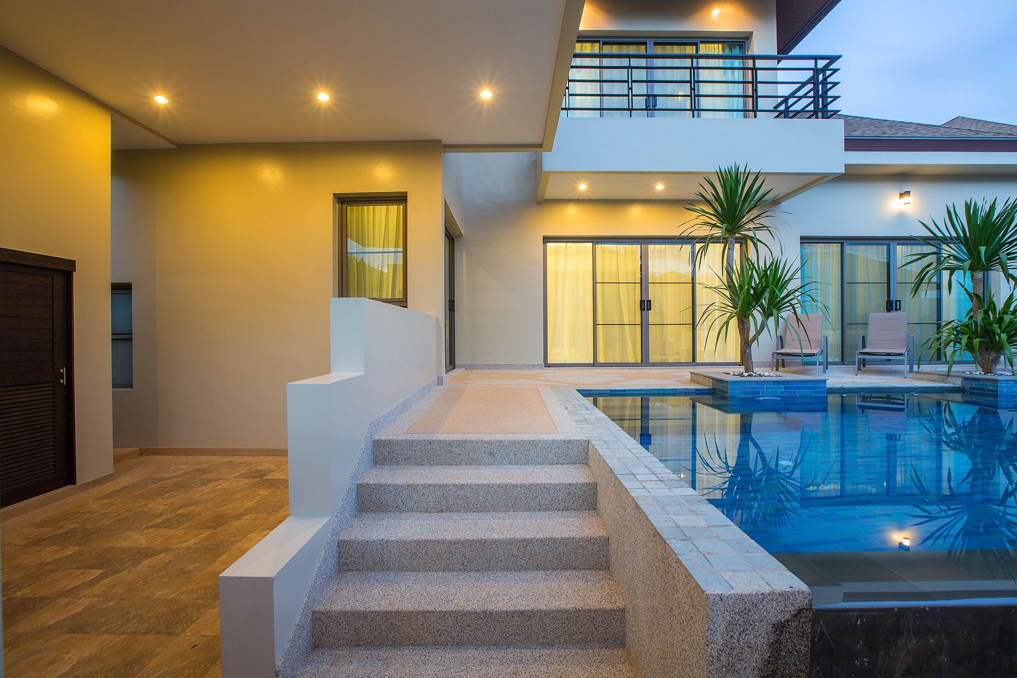 Shanti Estate by Tropiclook