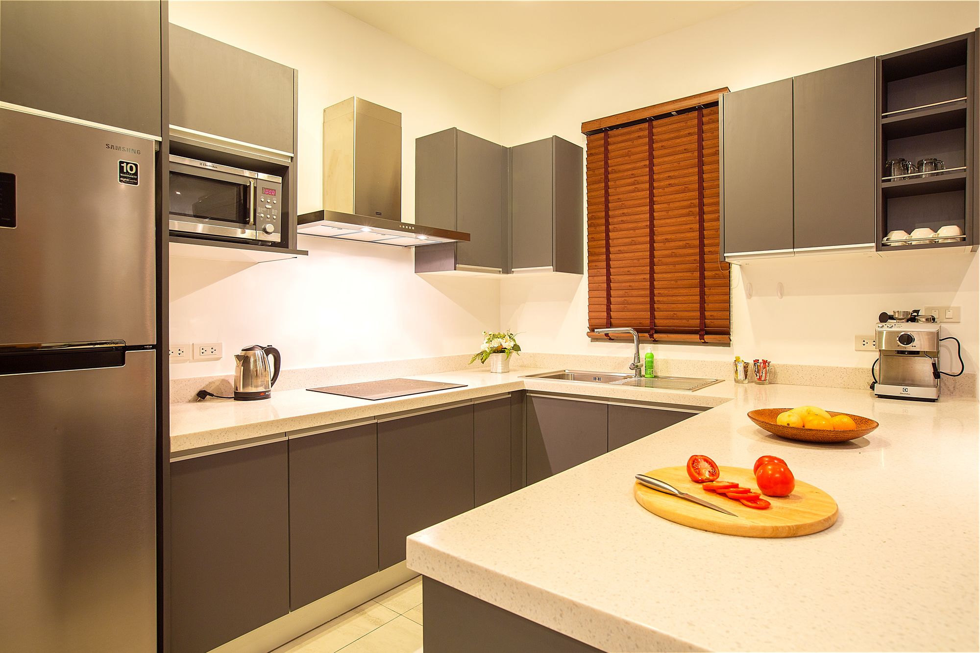 Shanti Estate by Tropiclook