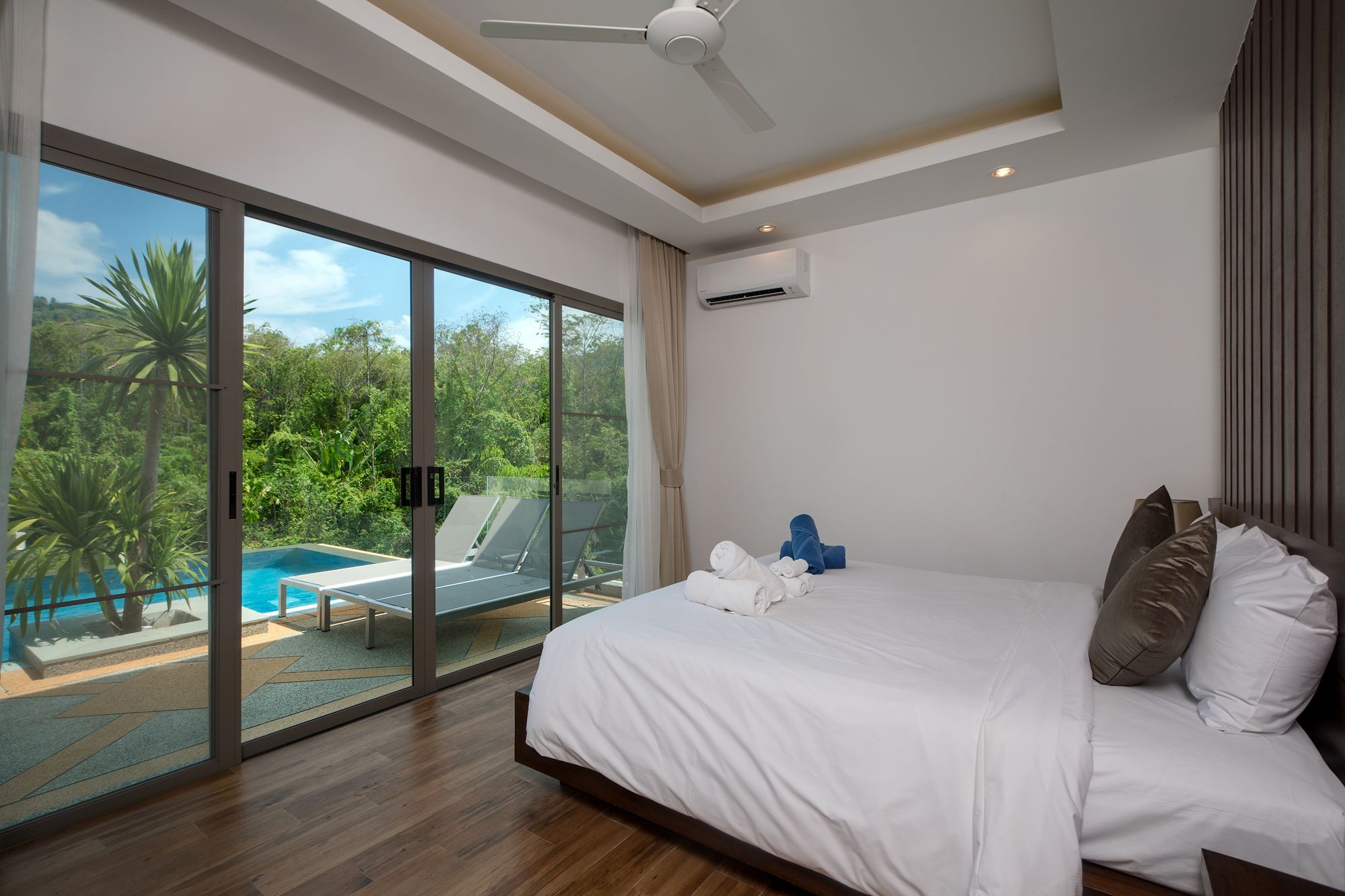 Shanti Estate by Tropiclook