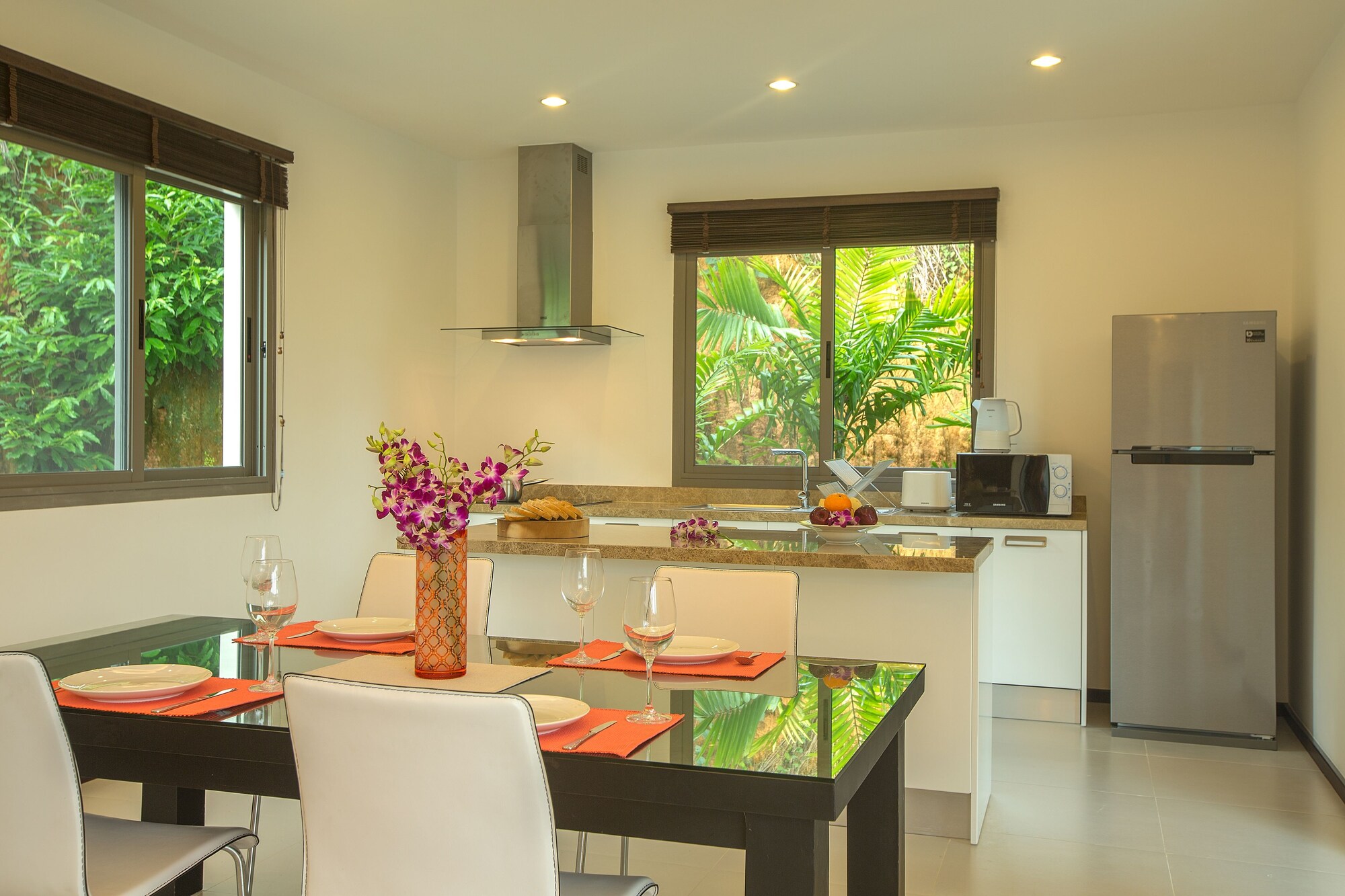 Shanti Estate by Tropiclook