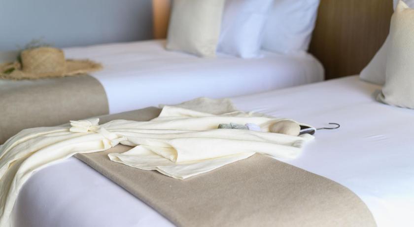 Wyndham Grand Nai Harn Beach Phuket