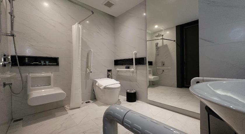 Wyndham Grand Nai Harn Beach Phuket