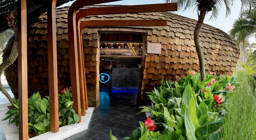 Wyndham Grand Nai Harn Beach Phuket