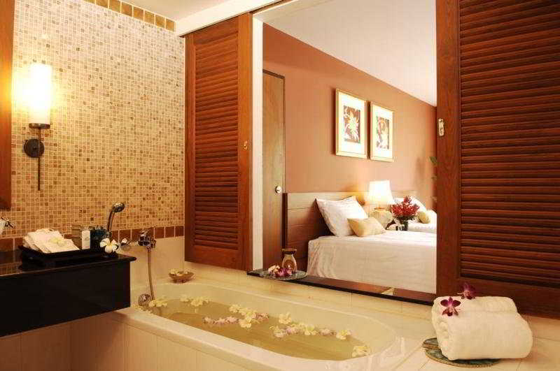 Naithonburi Beach Resort