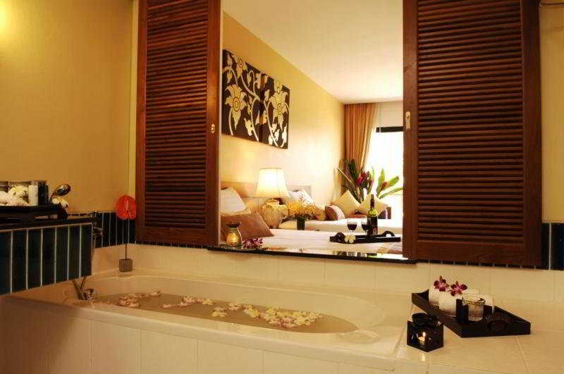 Naithonburi Beach Resort