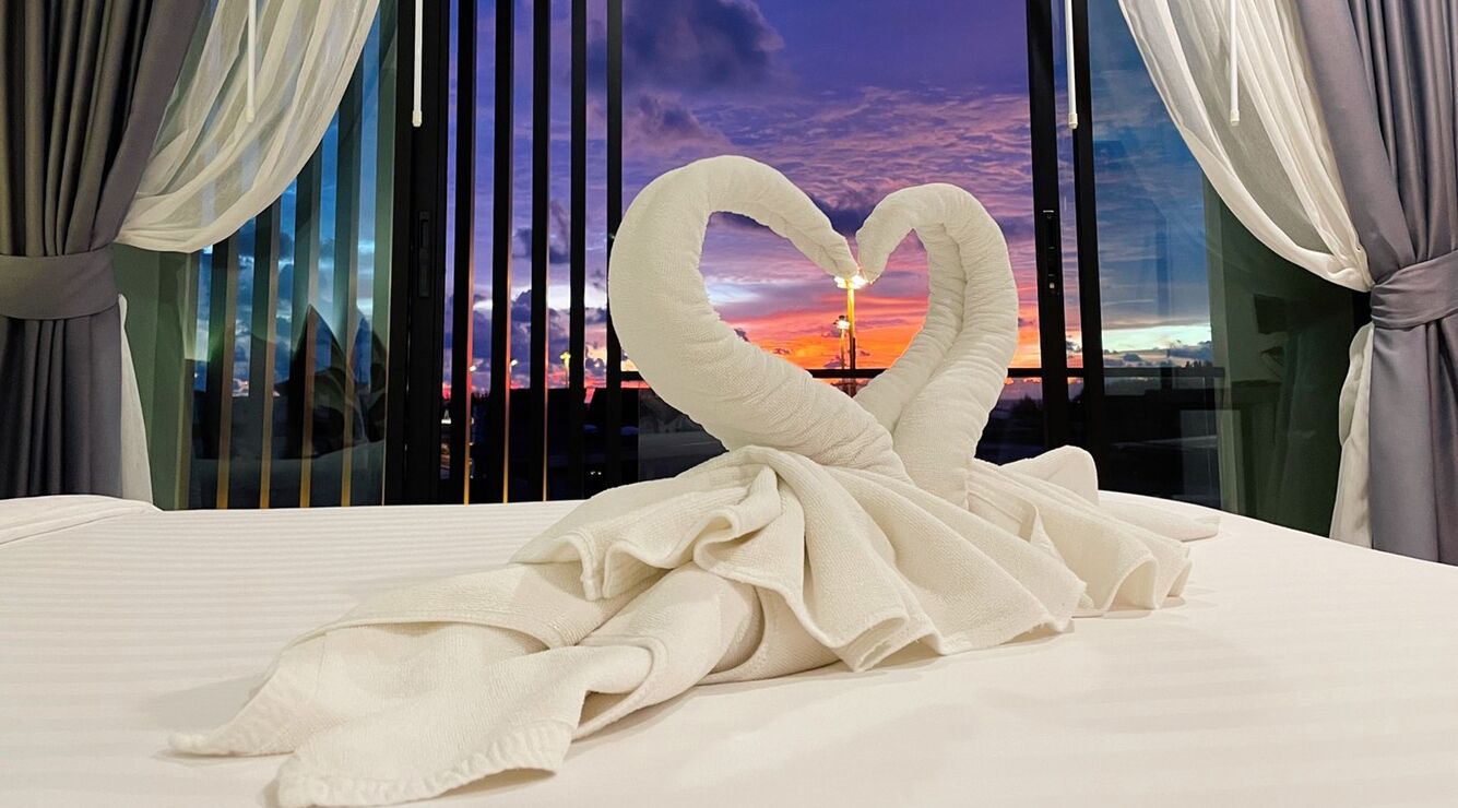 Louis' Runway View Hotel