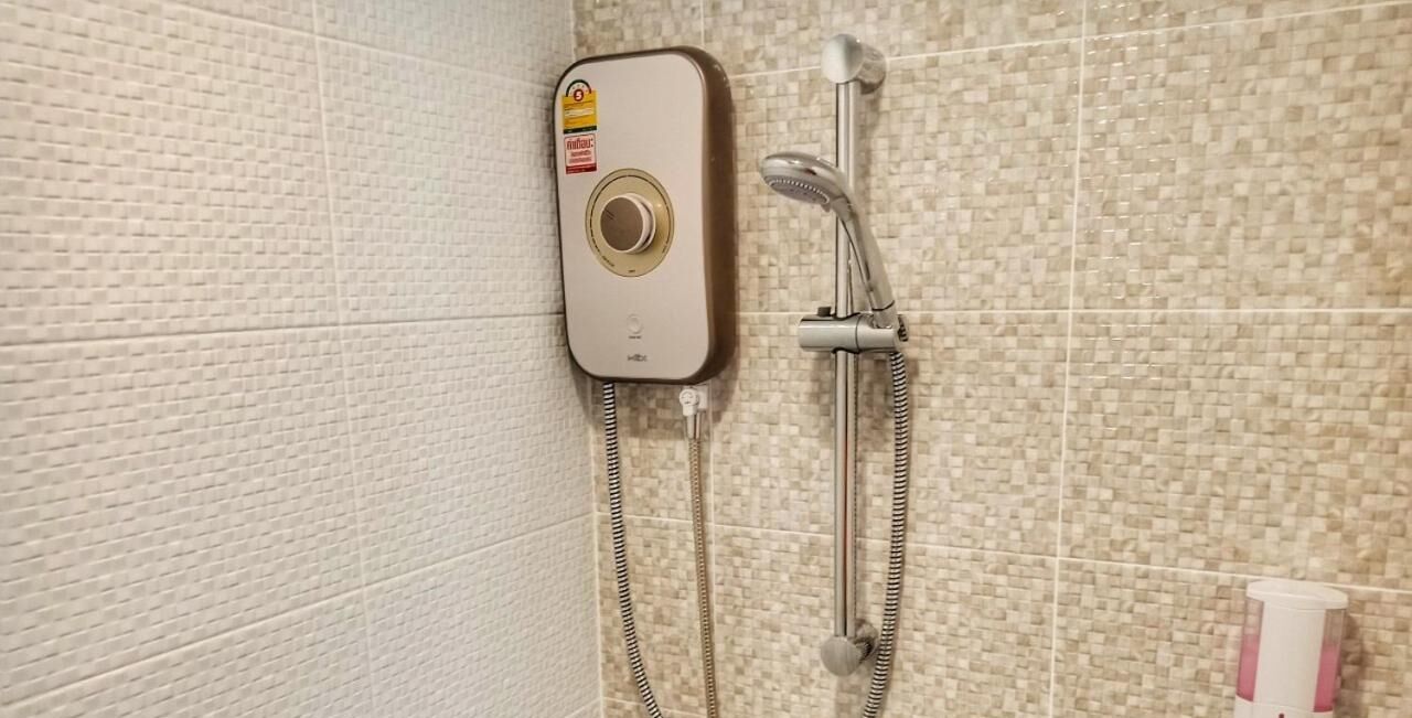 Louis' Runway View Hotel