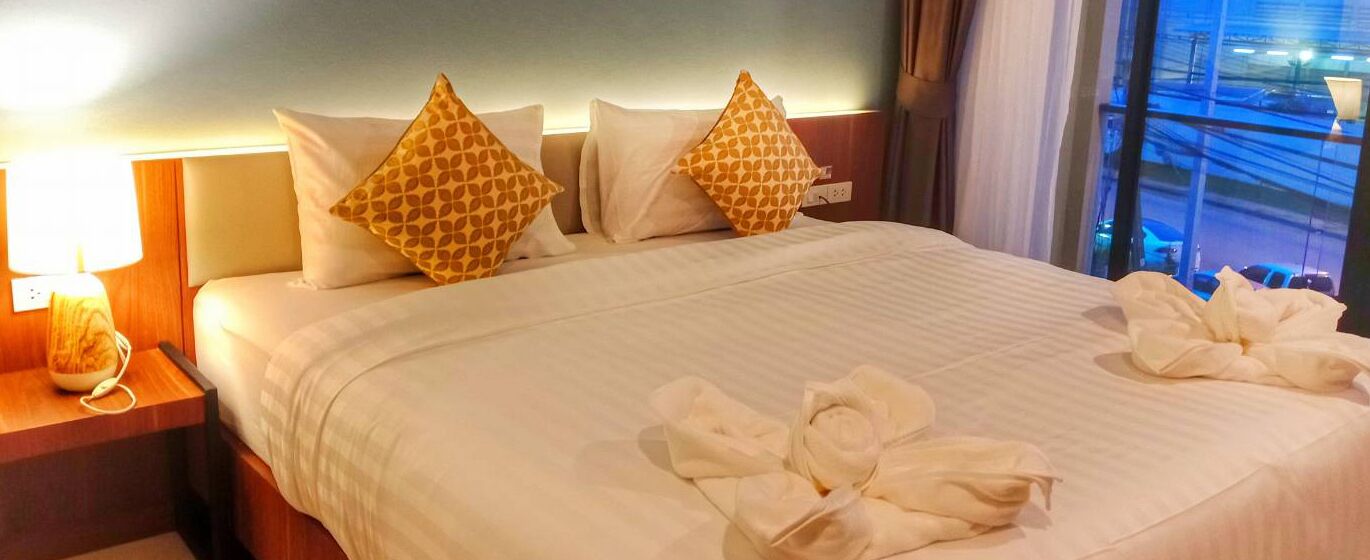 Louis' Runway View Hotel