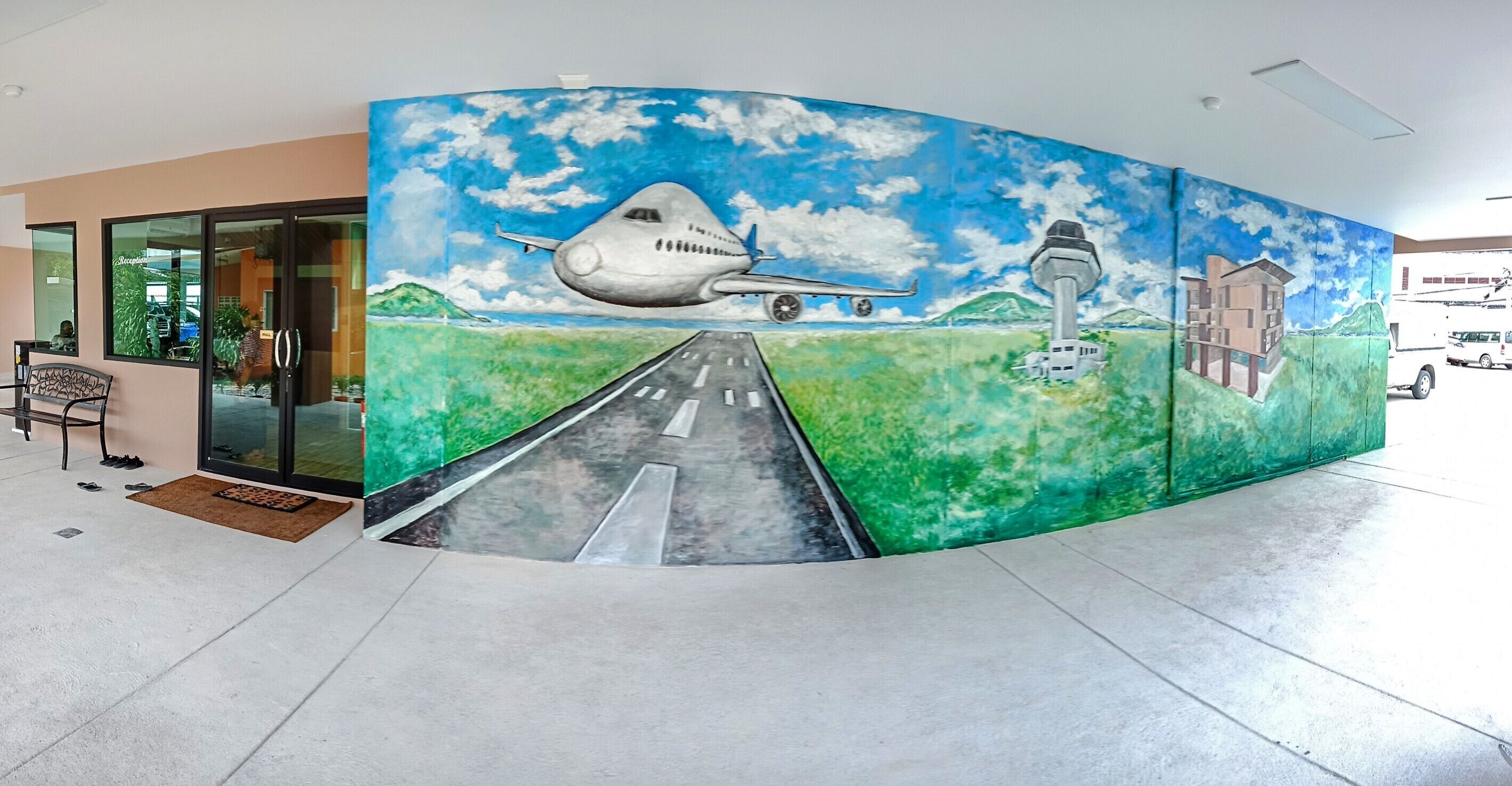 Louis' Runway View Hotel