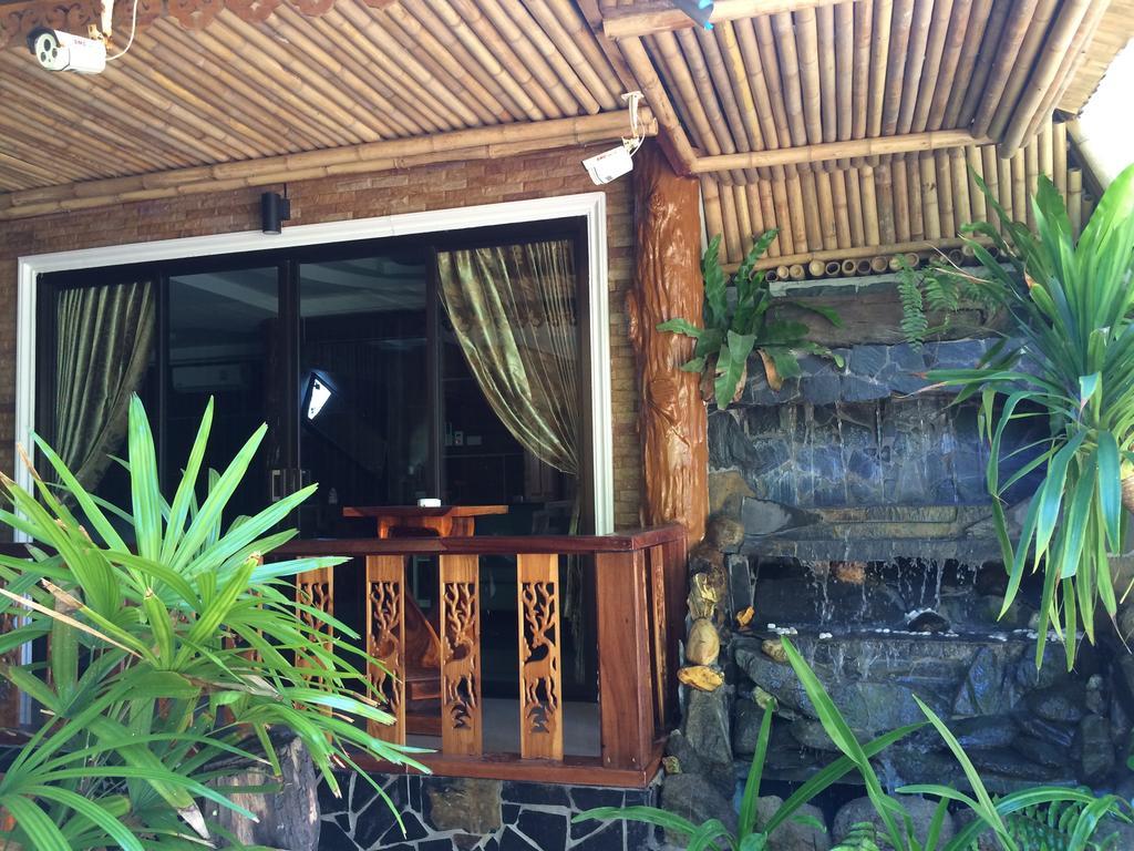 Ruan Mai Nai Yang Beach Resort